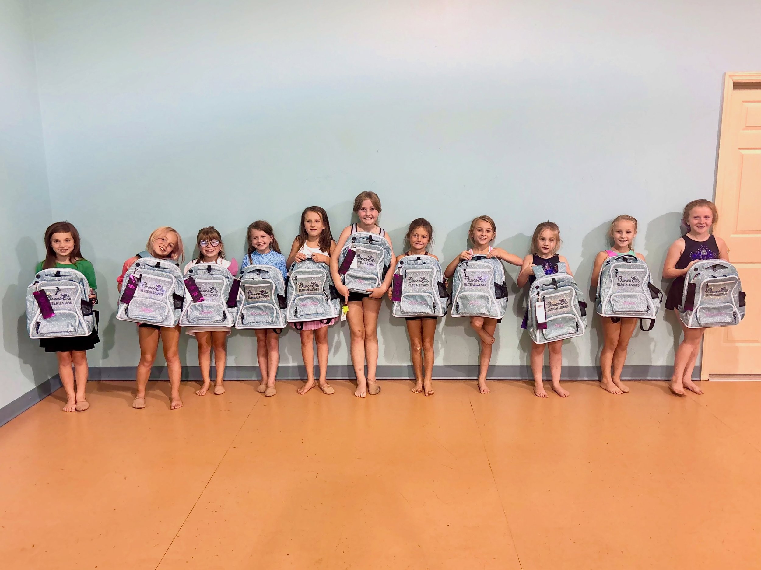 Seeing ✨sparkles✨ and smiles 💜
Shout out to @rebelathleticdance for these beautiful backpacks. Our Mini Prep Elite dancers were thrilled to receive their team bags