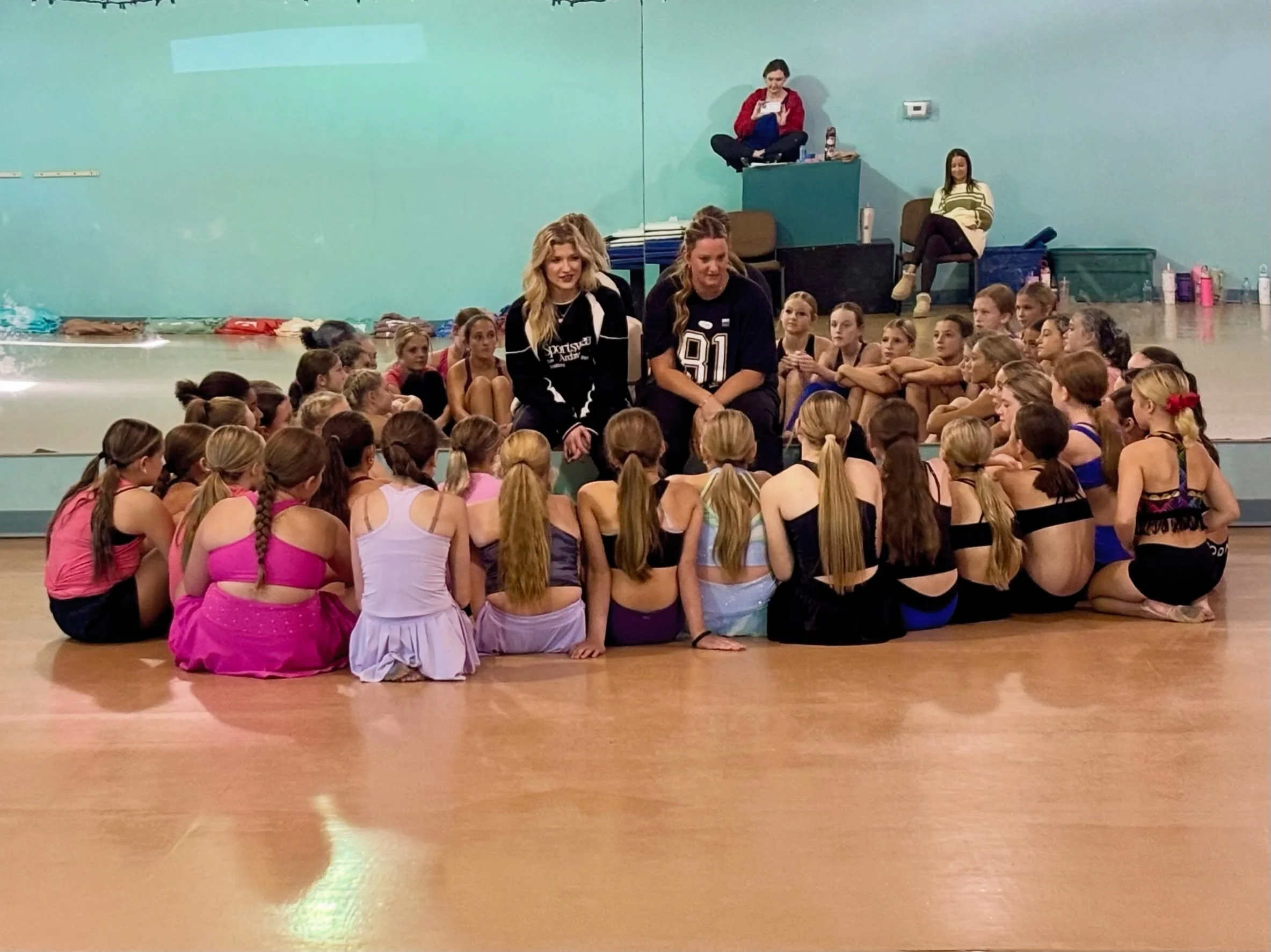 DE Youth Elite enjoying our Fall Intensive with @sharaiagoble and @asclough