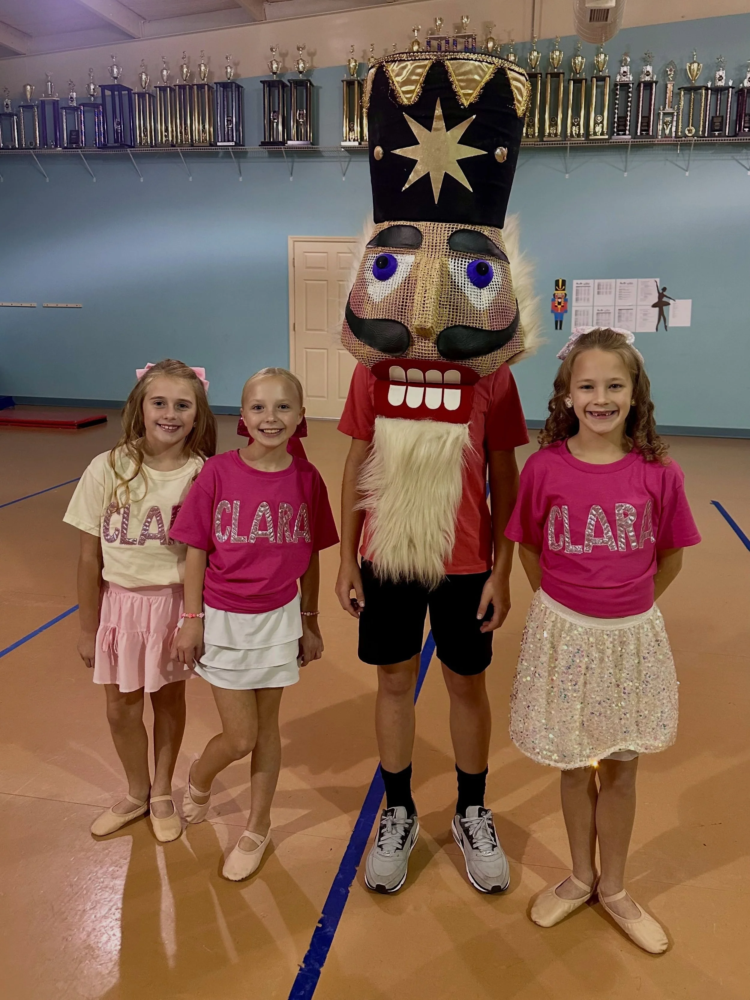Another Sunday of Nutcracker choreography! We had the best time working with all these amazing kids. The nutcracker countdown is on! 

#denutcracker26