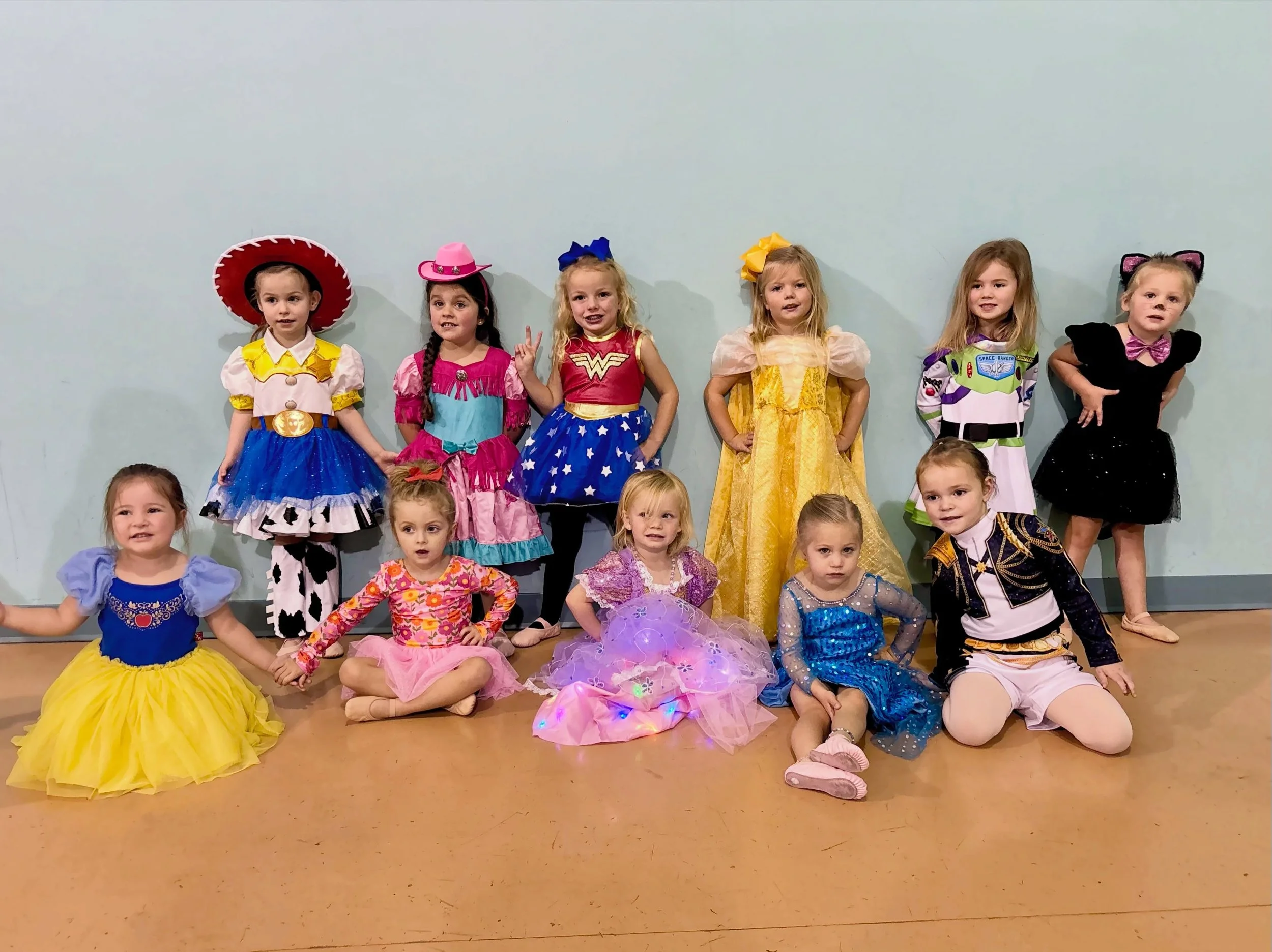 Trick or treat! Point your feet! Dance around and feel the beat! 🧡🖤🧡🖤