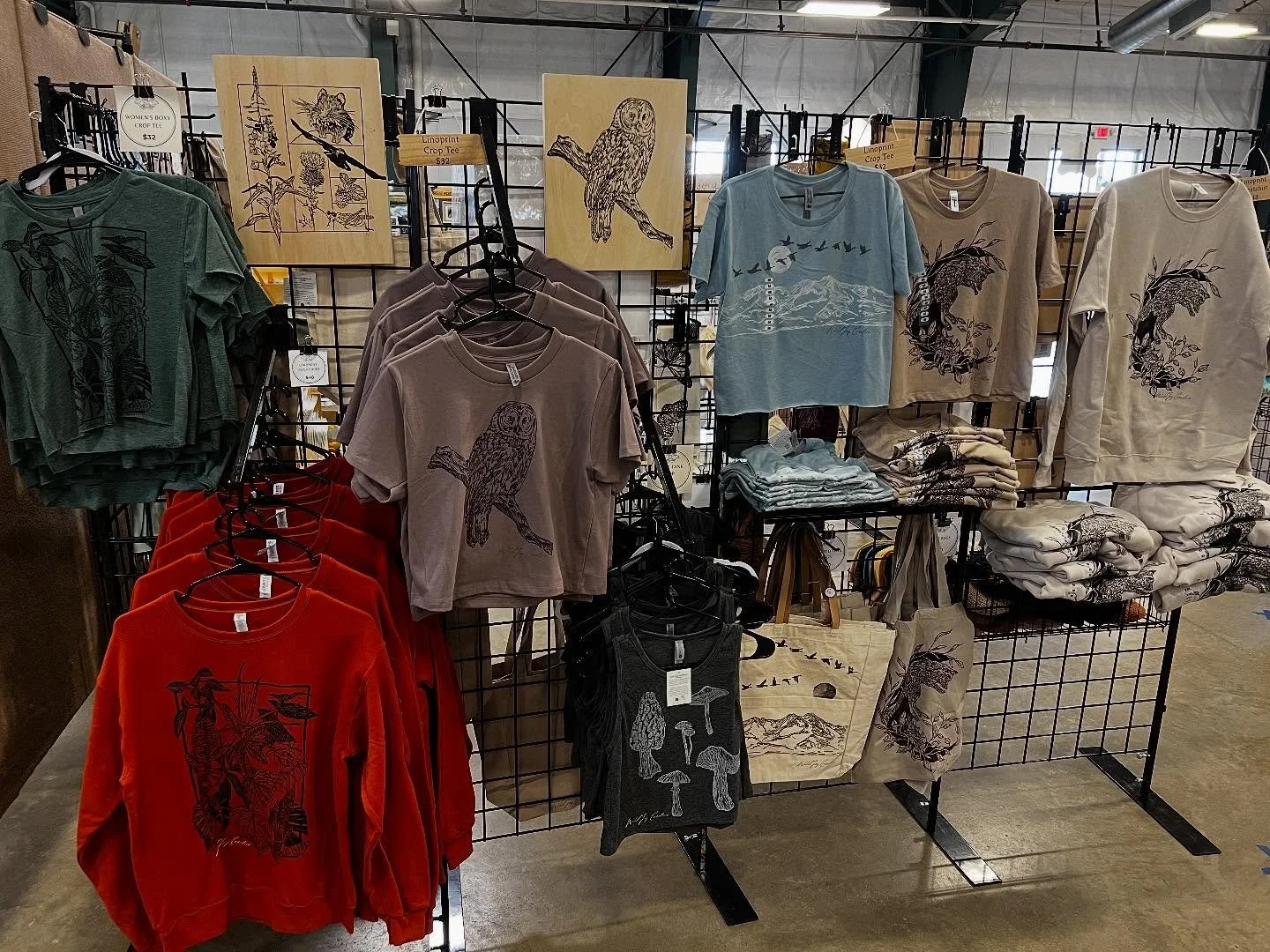Helena @handmademt  tonight 5-8! VIP $10, Saturday 9-10 Early Bird $5, 10-4 free! 

#embroidery #kit #linocut #croptop #sweatshirt #landscape #painting #artwork #natureinspired #Montana #cards #bookmarks #earrings
