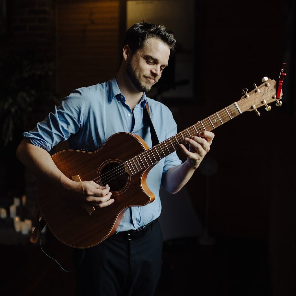 Get ready - Jake Edgily hits the Tea Gardens stage tomorrow night! 🎤🍻

Crowd favourites, sing-along anthems, and all the Friday night energy you need. Live tunes kick off at 7PM, then we&rsquo;re heading upstairs with DJs playing &lsquo;til late.


