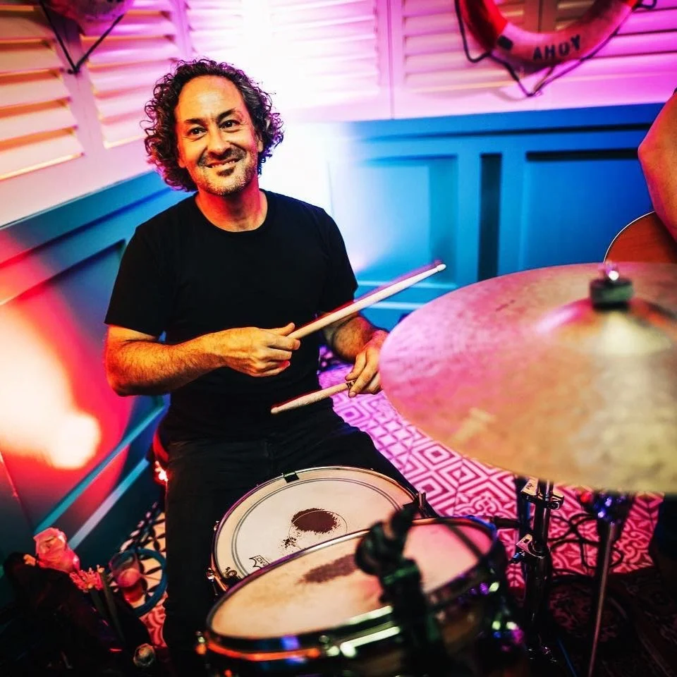 Tomorrow, Sunday Craic.

📅 Sunday 10th May 
🎶 Cianci (Live music) &ndash; 8PM 
🎧 DJ Podgee &rsquo;til late 

Get the crew down for a few. #SundayCraic #TeaGardens