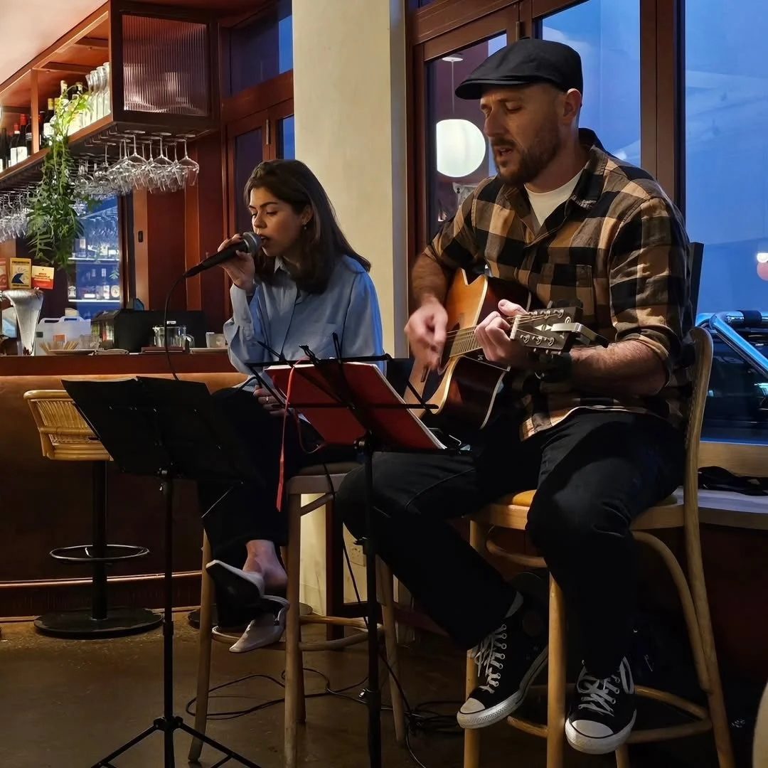 Your Friday plans are sorted 🎶

📅 Friday June 12th
🎶 Golden Hour &ndash; Live from 6PM
🎧 Resident DJ &ndash; 9PM &lsquo;til late

Grab your crew and settle in for a night of live tunes and good times.
#TeaGardensLive #LiveMusic