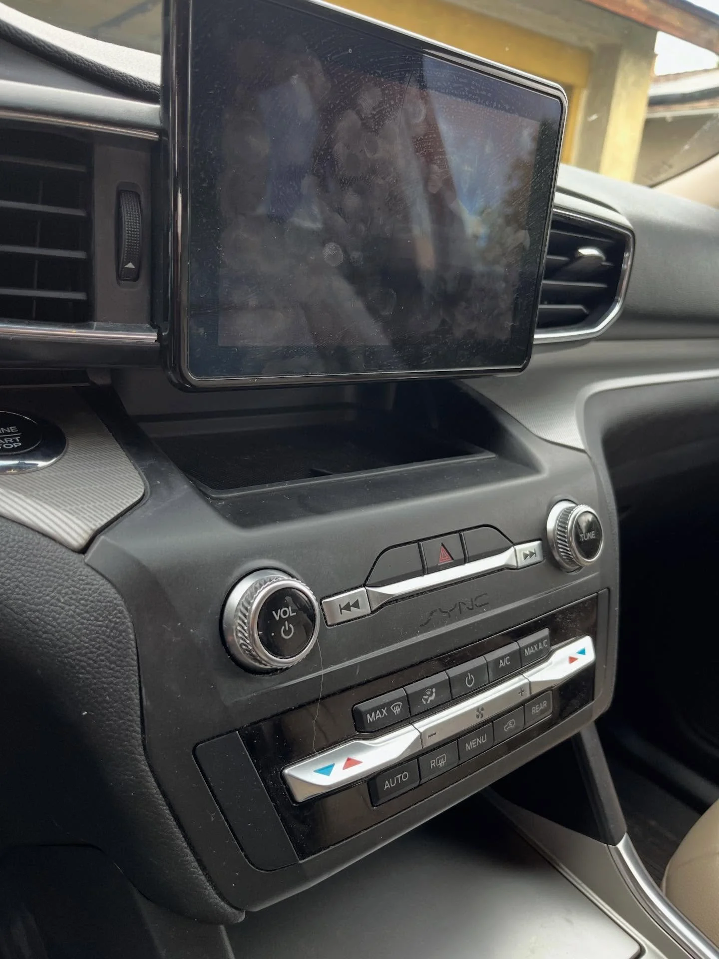 Family SUV&rsquo;s are always trashed due to road trips, carpooling, and just the daily messes life brings. But with some tlc this Ford has been restored!

Book your tailored service with the link in our bio or shoot us a DM and we&rsquo;ll get your 