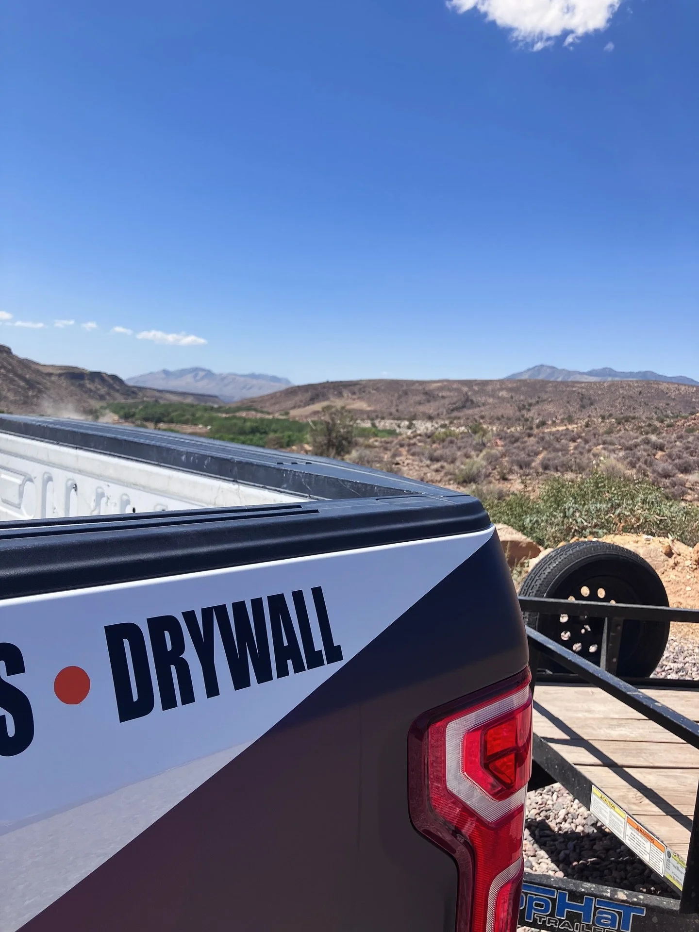 The view from a recent job 👀
▪️Looking to update your home or add a garage? B. Skelton Construction can help. DM for a free estimate.
🔸Southern Utah General Contractor🔸 Remodels, Basements, Garages, Drywall.
#southernutahbusiness #generalcontracto