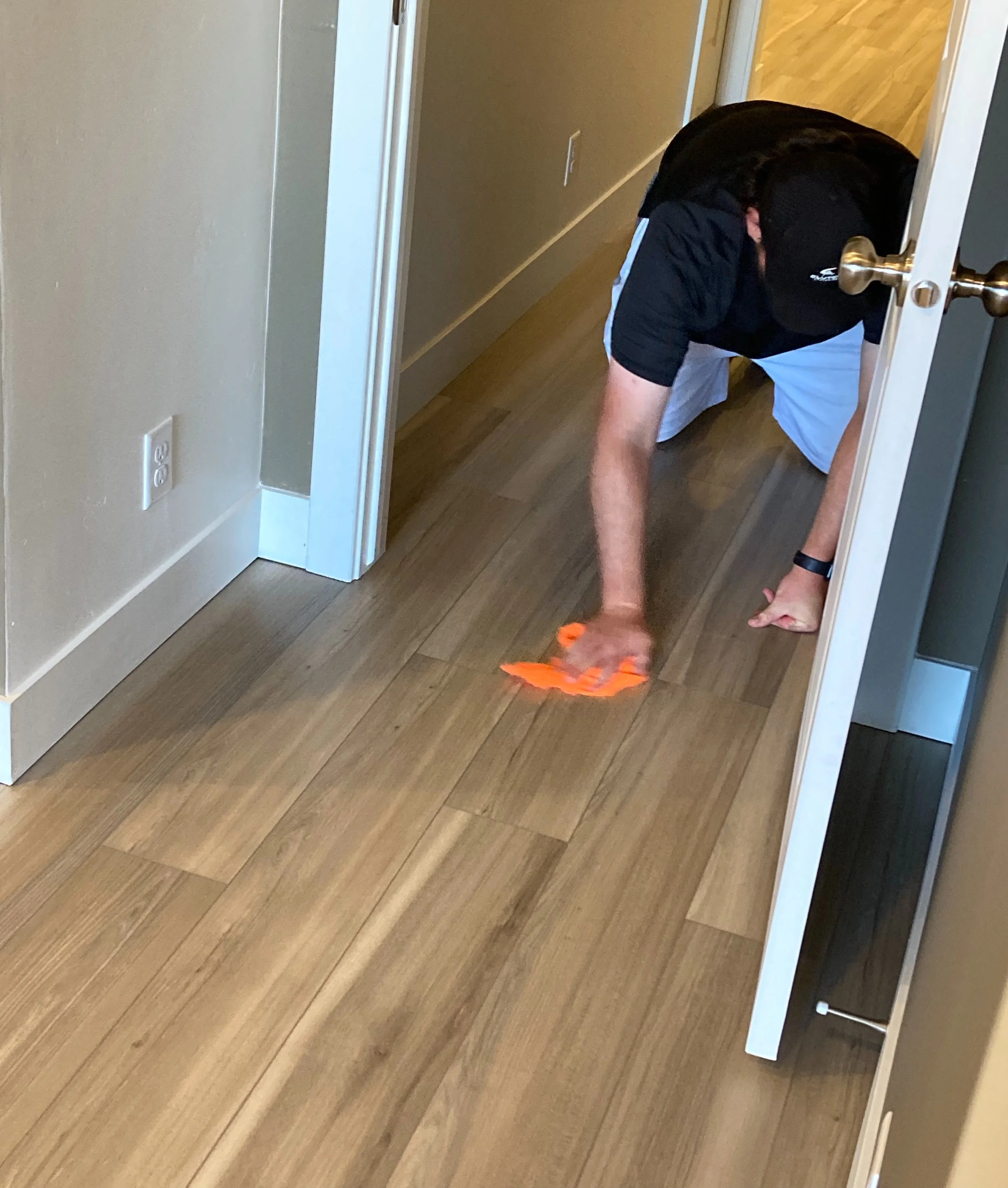 Final cleanup and walkthrough of a recent bathroom remodel 😍 We double check everything to make sure it&rsquo;s all ready for the homeowner to enjoy their updated space. As a GC, B. Skelton is the homeowner&rsquo;s advocate throughout the entire pro