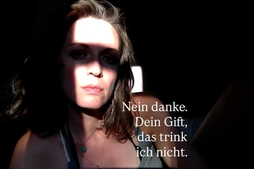 H&uuml;te dich vor jenen, 
die dir schmeicheln und dich mit Worten umgarnen. 

Und ich meine damit nicht jene herzpuren Menschen,
die es ehrlich meinen. Es ist wundersch&ouml;n, uns gegenseitig unsere Wertsch&auml;tzung auszudr&uuml;cken. Danke an al