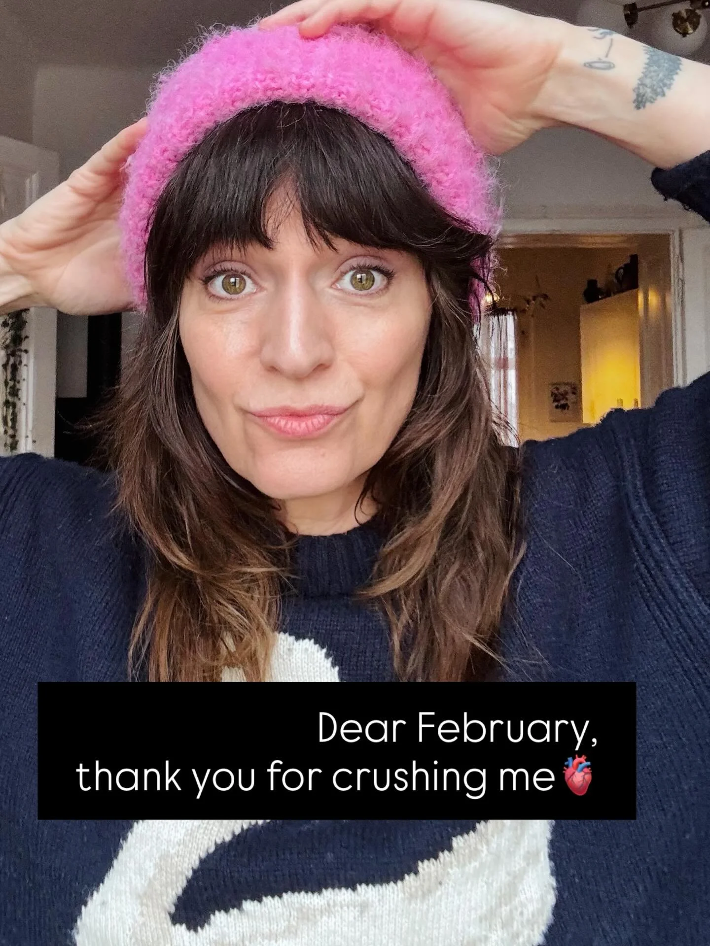 1 - Hab echt geschwitzt mit dir Februar. Schnell. Intensiv. Viel Emotion. Es riecht nach E(n)den. 

2 bis 3 - Praxis mit Udyamo Bhairava - Sutra 5 der Shiva Sutras. Maha Mudra mit Prana Suddhi. 
 
4 - die ersten Radieschen 🫜

5 bis 6 - Praxis nach d