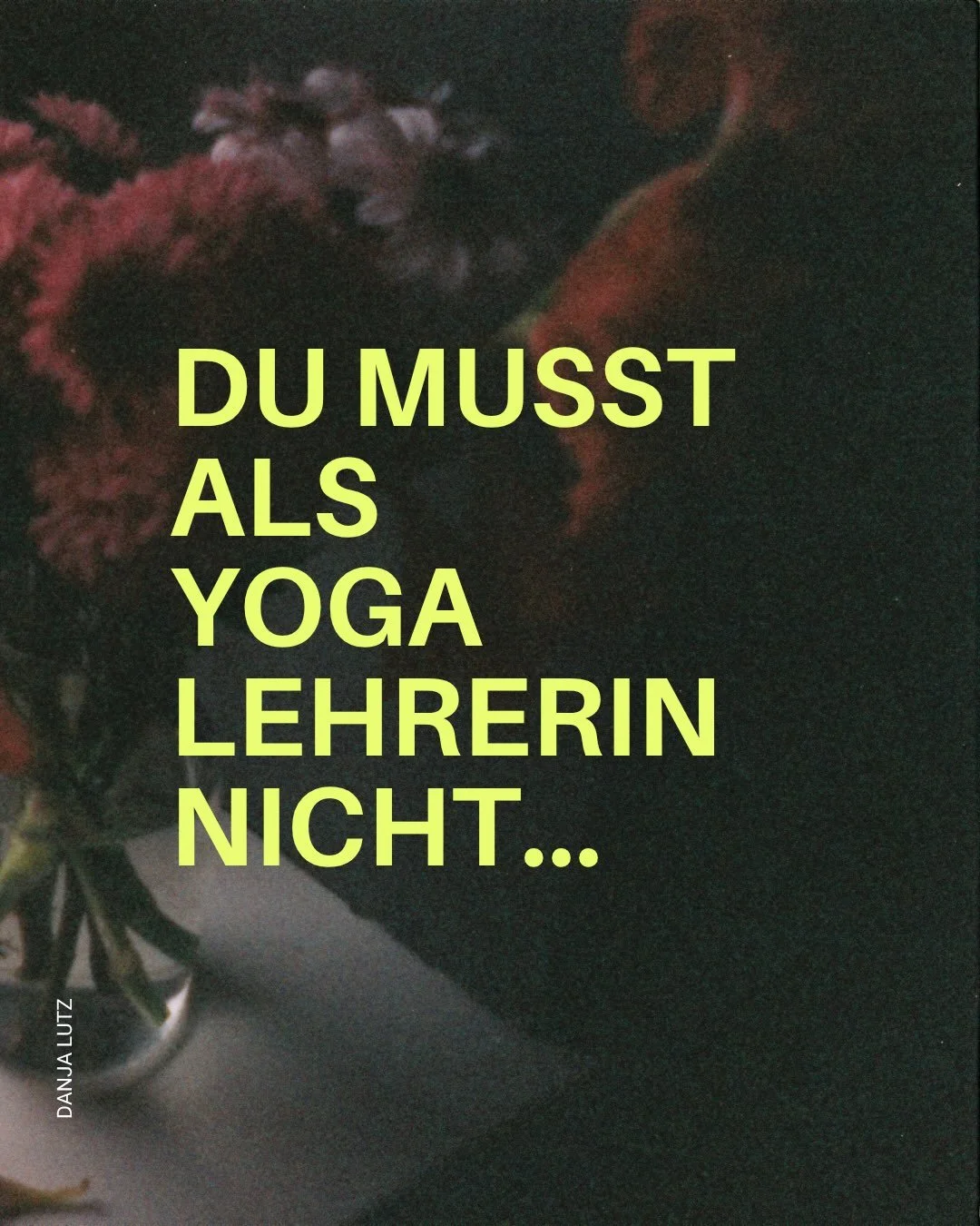 Erwachsenwerden als YogalehrerIn bedeutet, 
dass du aufh&ouml;rst, dich f&uuml;r alle passend zu machen. 
Oder dich irgendwie in das &bdquo;Normal&ldquo; der Branche hinein zu quetschen. 

In dieser Reifung sp&uuml;rst du deine Grenzen. 
Lernst deine