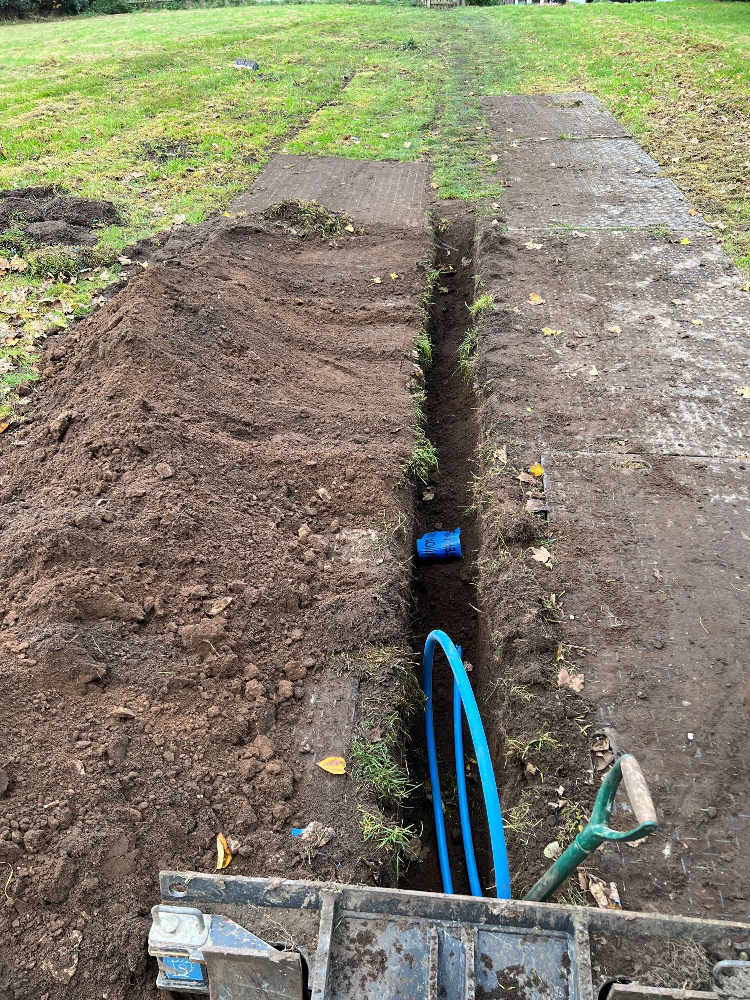 Water pipe / MDPE with warning tape