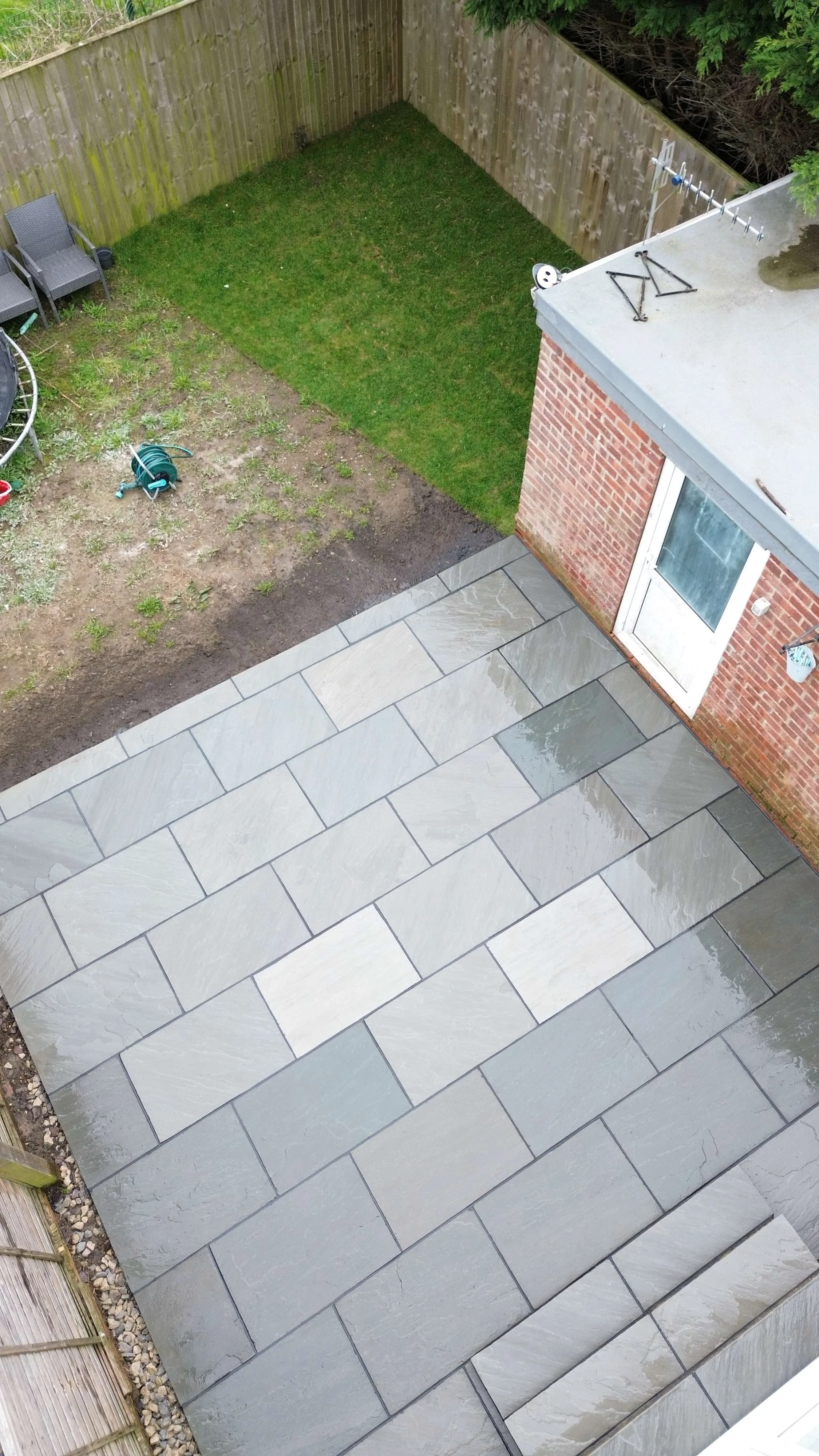 Grey Indian sandstone, Basalt jointing