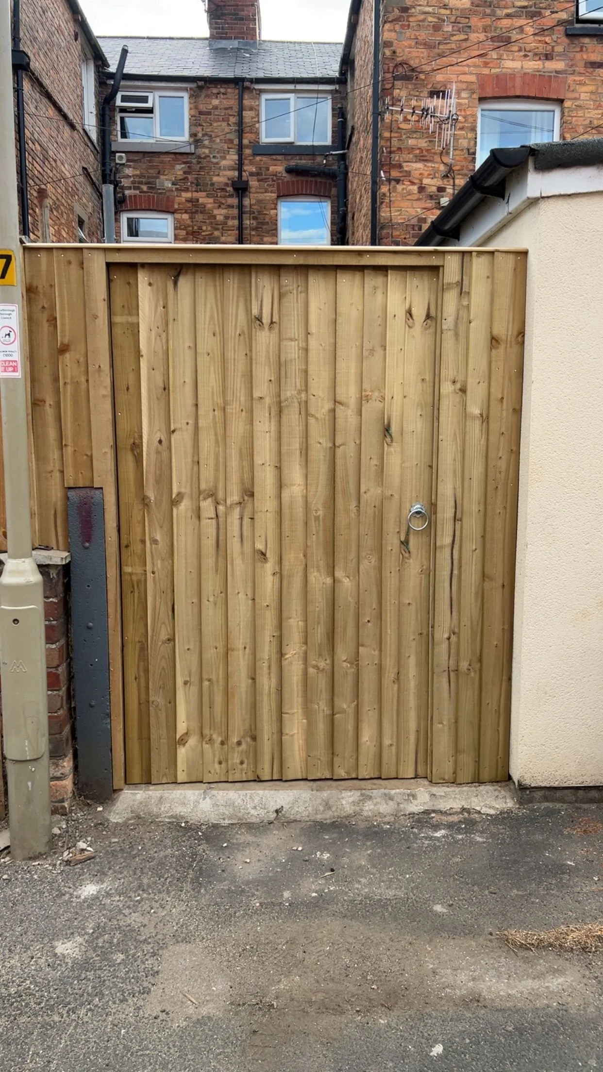 Feather edge boarded gate and fence