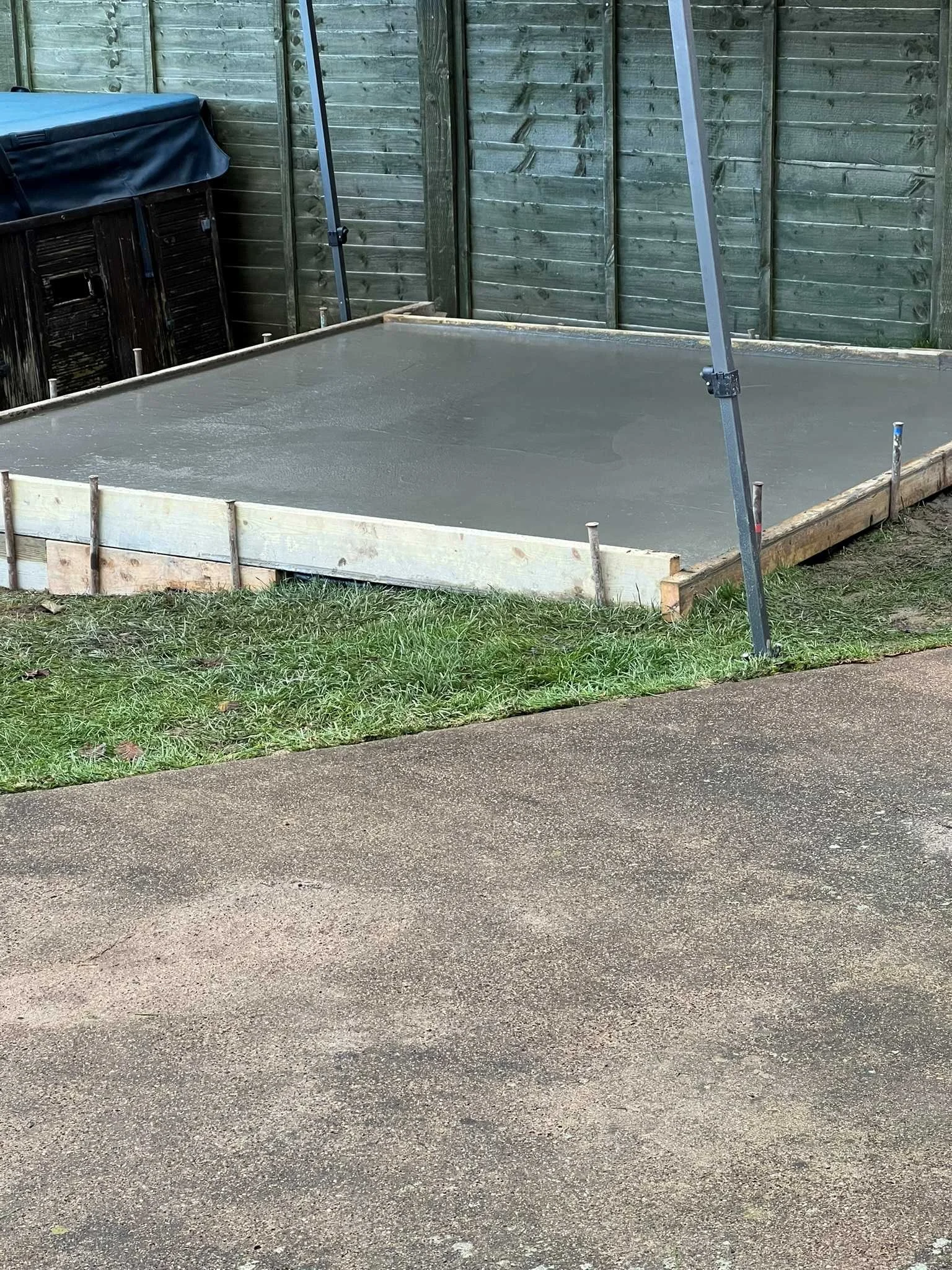 Concrete pad for a hot tub