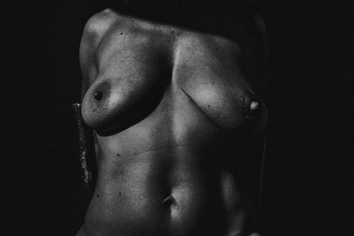 Woman with Black Hat - Female Torso Study in Black and White, Nude Art Photography.