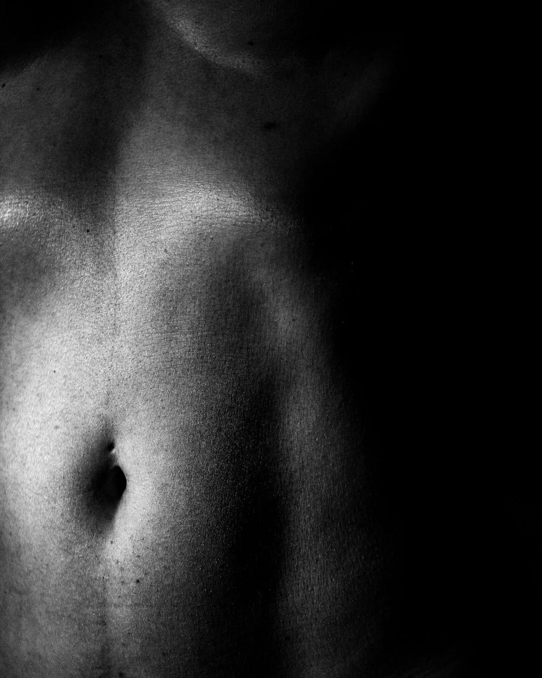 Female Torso - body shape study in Black and White.