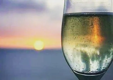 Golden Hour Glow: The Ultimate Champagne on Deck Experience