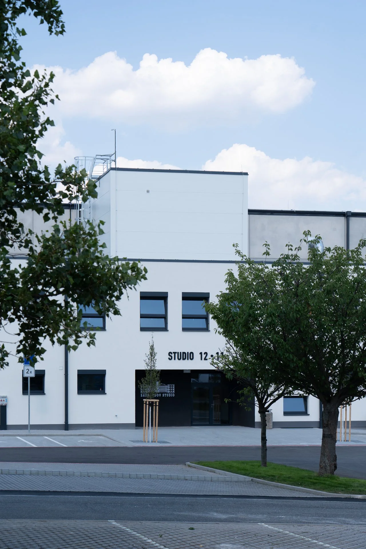 barrandov-studio_at11-12-2.jpg