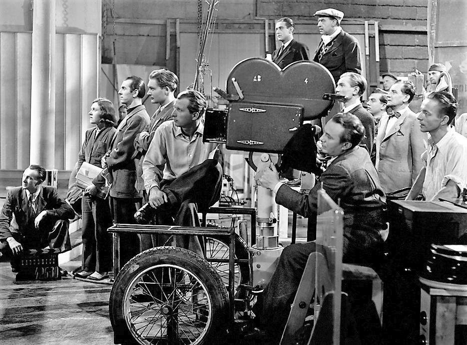 Film dělá kamera – Červen 1933