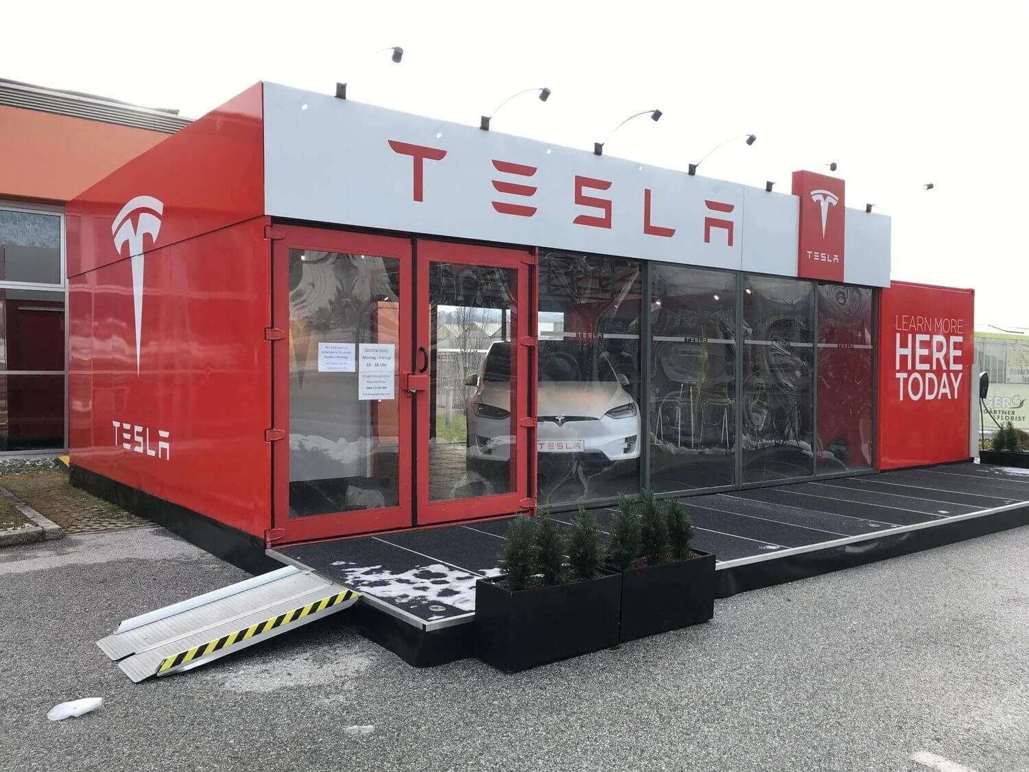 Tesla Pop Up.jpg