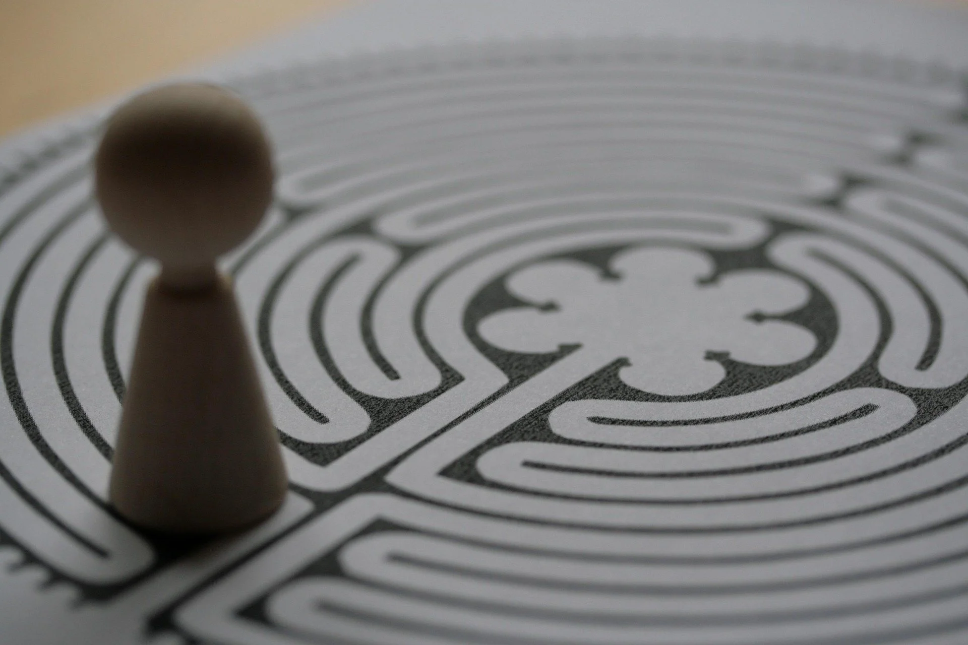 Labyrinth - erster Schritt, Kontakt, Mut