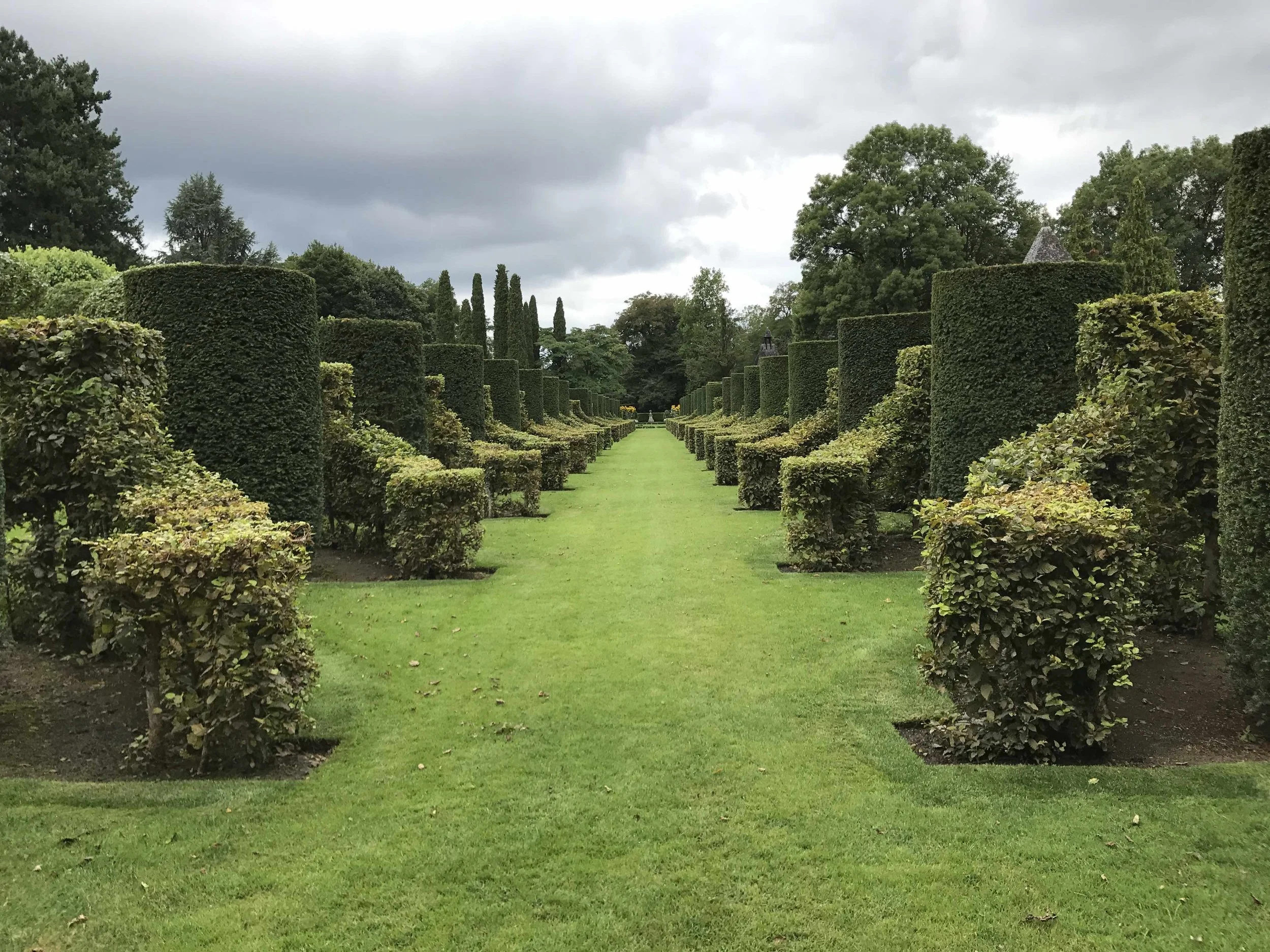 LeaChapmanTravel_LesJardinsduManoird'Eyrignac.jpg