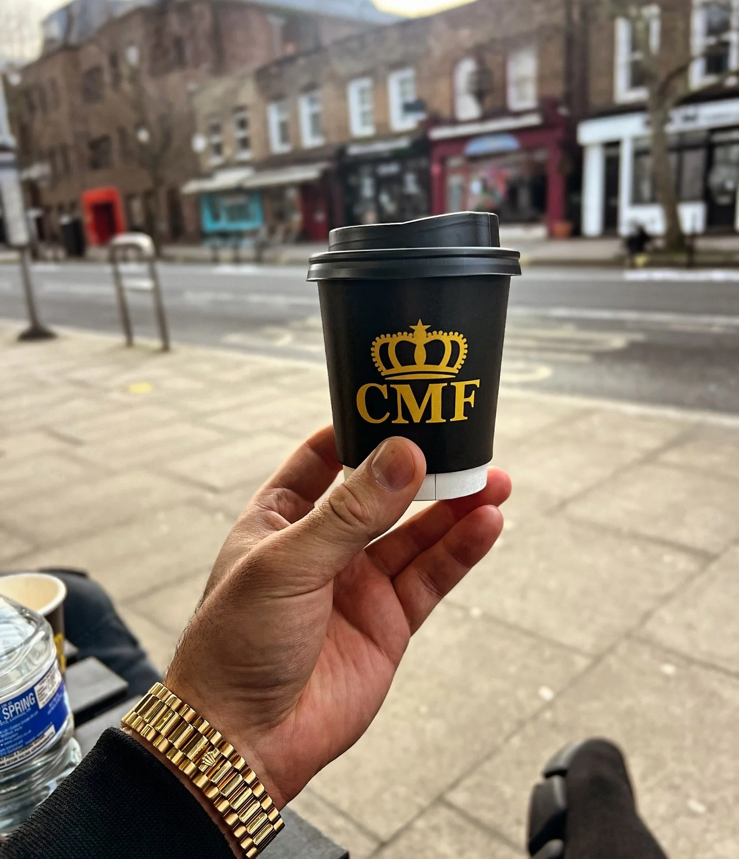 Coffee anyone ?!
#cmf #barbershop
 #barberlife #barberlove 
#barber #barberclips #wahl #barbers_league #uk #london #hammersmith #beard #gold #fade #cristianmarkoferreira #albania #guyshair #sharpfade #black  #sickestbarbers #ukmasterbarbers
#hair #ha
