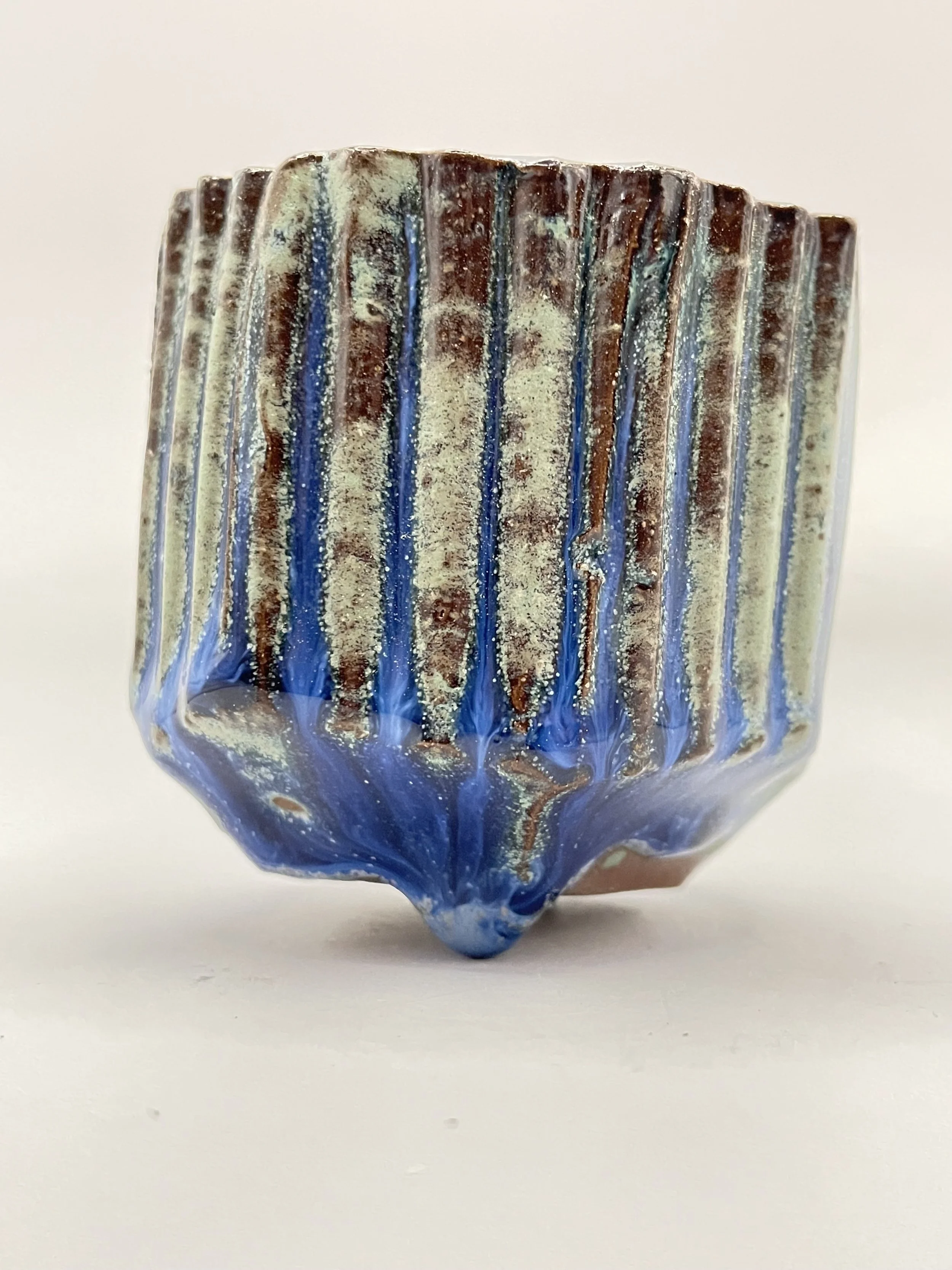 Kurinuki guinomi with blue-green glaze (personal collection)