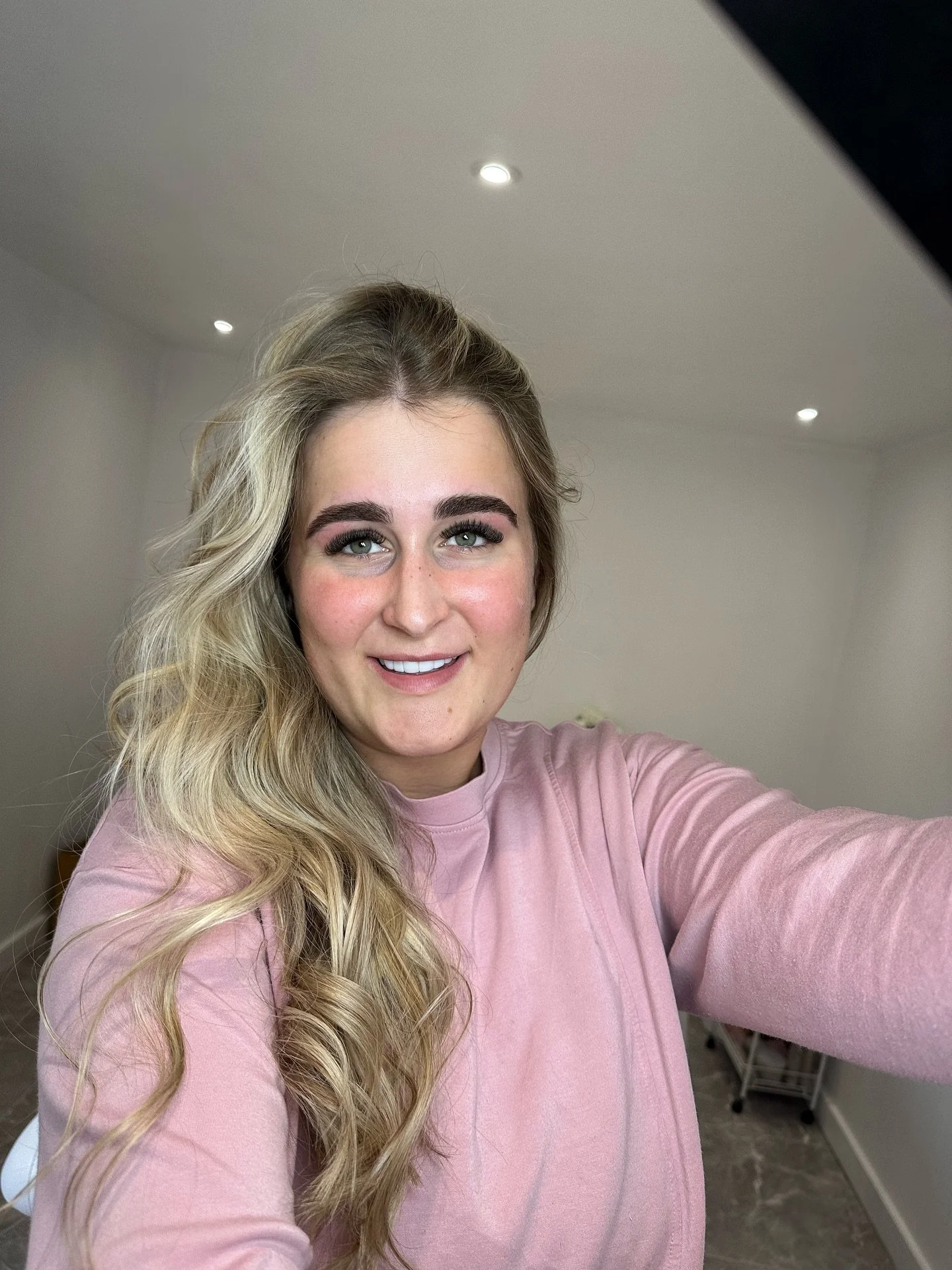Meet The Owner 👩🏼‍💼💼
Hi everyone,
My name is Phoebe Diana and this is my work space ➡️😊
I would post the usual glam photo of myself but in reality that’s not how I will look at your appointments with me so let’s keep it real🤣.