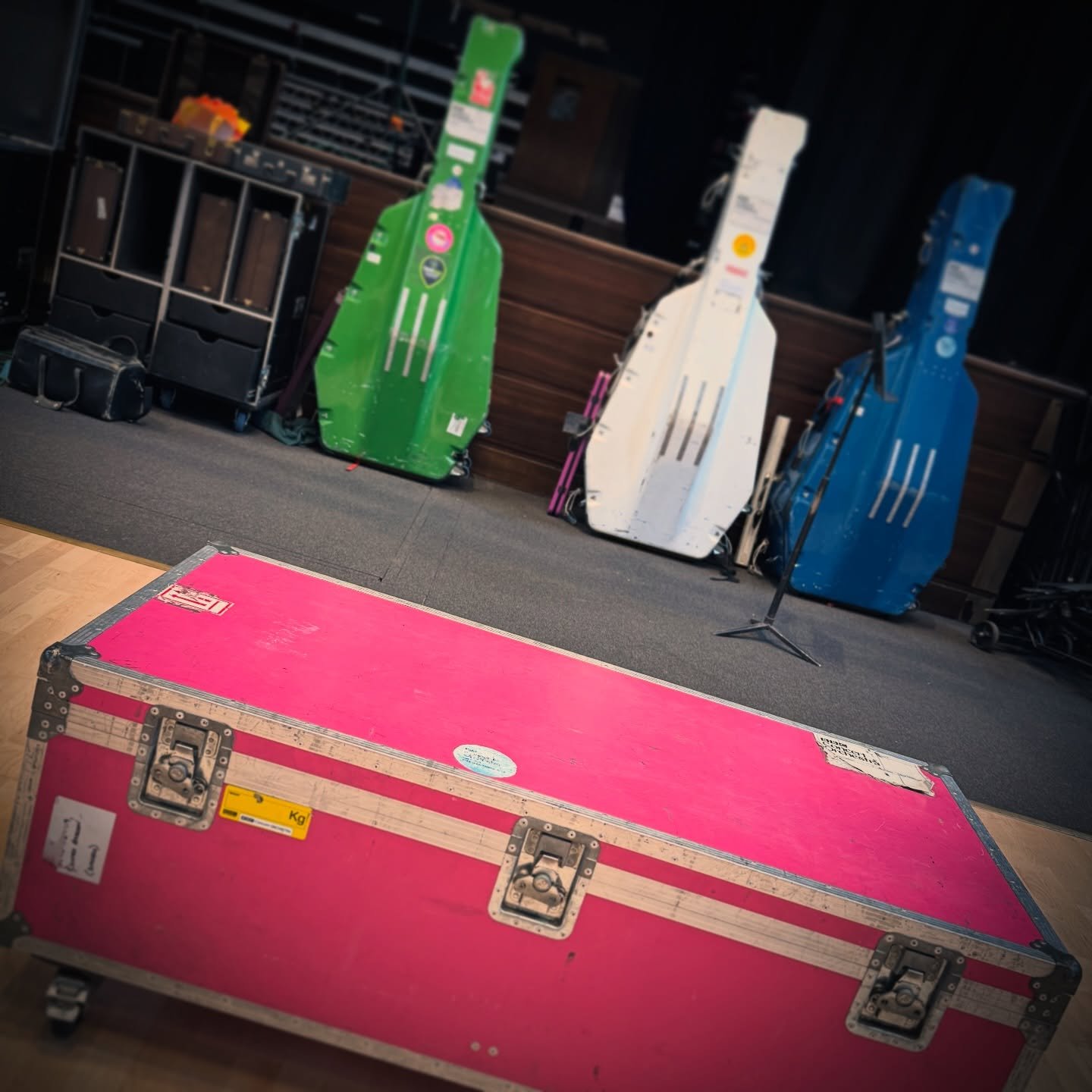 🌈 Such a colourful orchestra! 🌈  Loving these flight cases!! 🩷 Really nice day today doing some recording with BBC Concert Orchestra 🎶