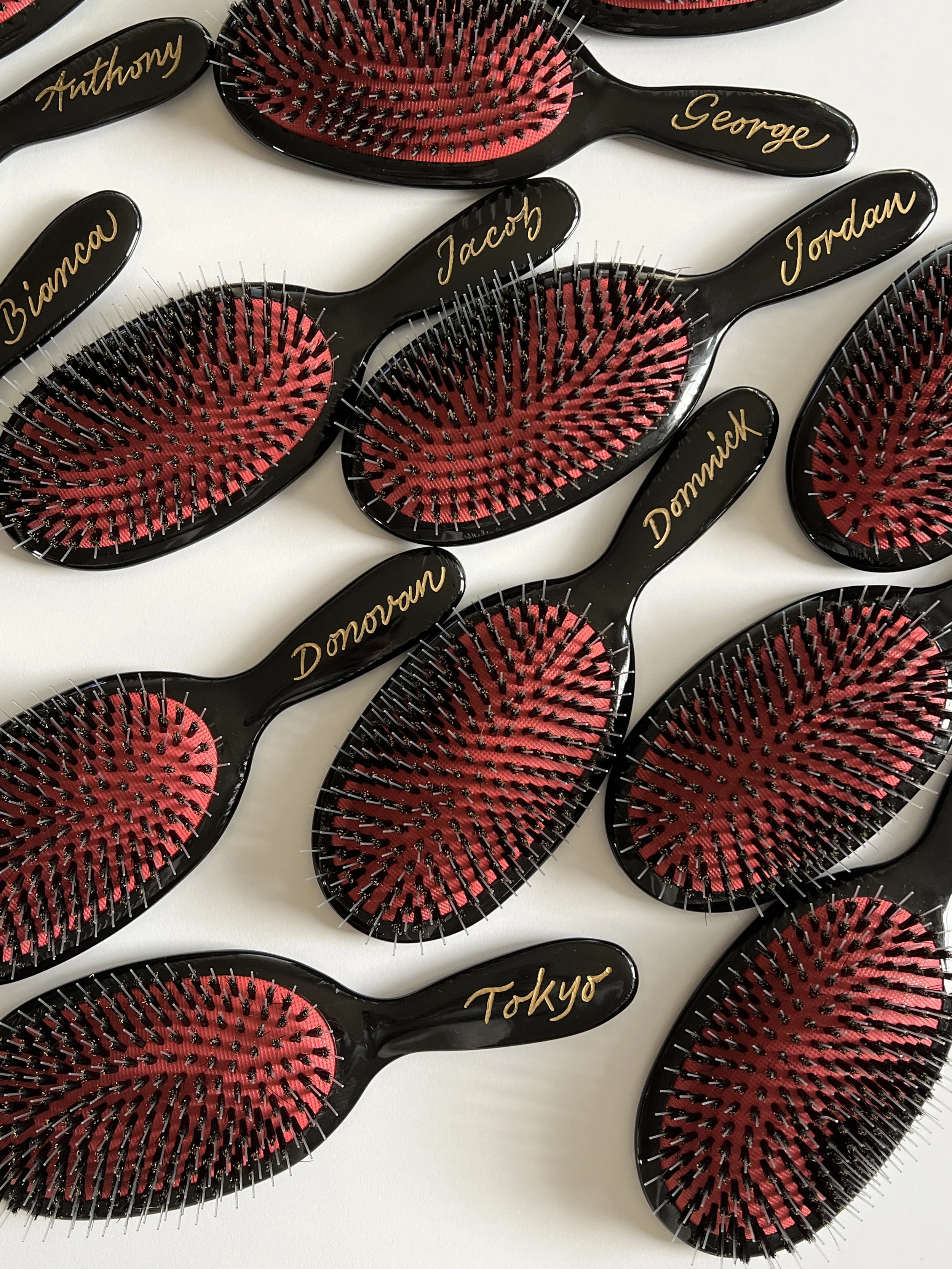 custom pravana brush engraving for vip gifting by la-based calligrapher and engraver