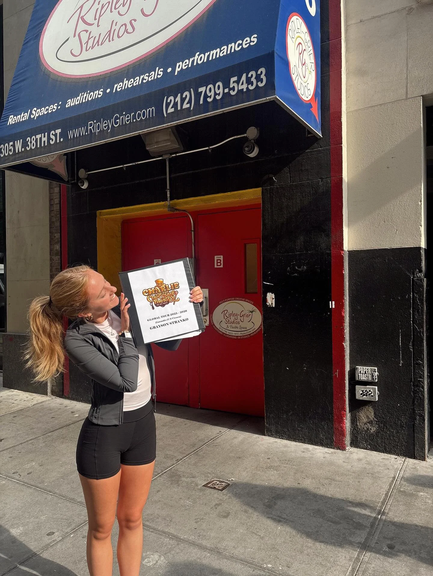 Got my golden ticket!✨🫶🏼 

SO beyond thrilled to announce that I am going on my first Broadway International Tour&hellip; CHARLIE AND THE CHOCOLATE FACTORY💜 I am so excited for this next adventure!!🌎✈️

I am so thankful for this opportunity and f