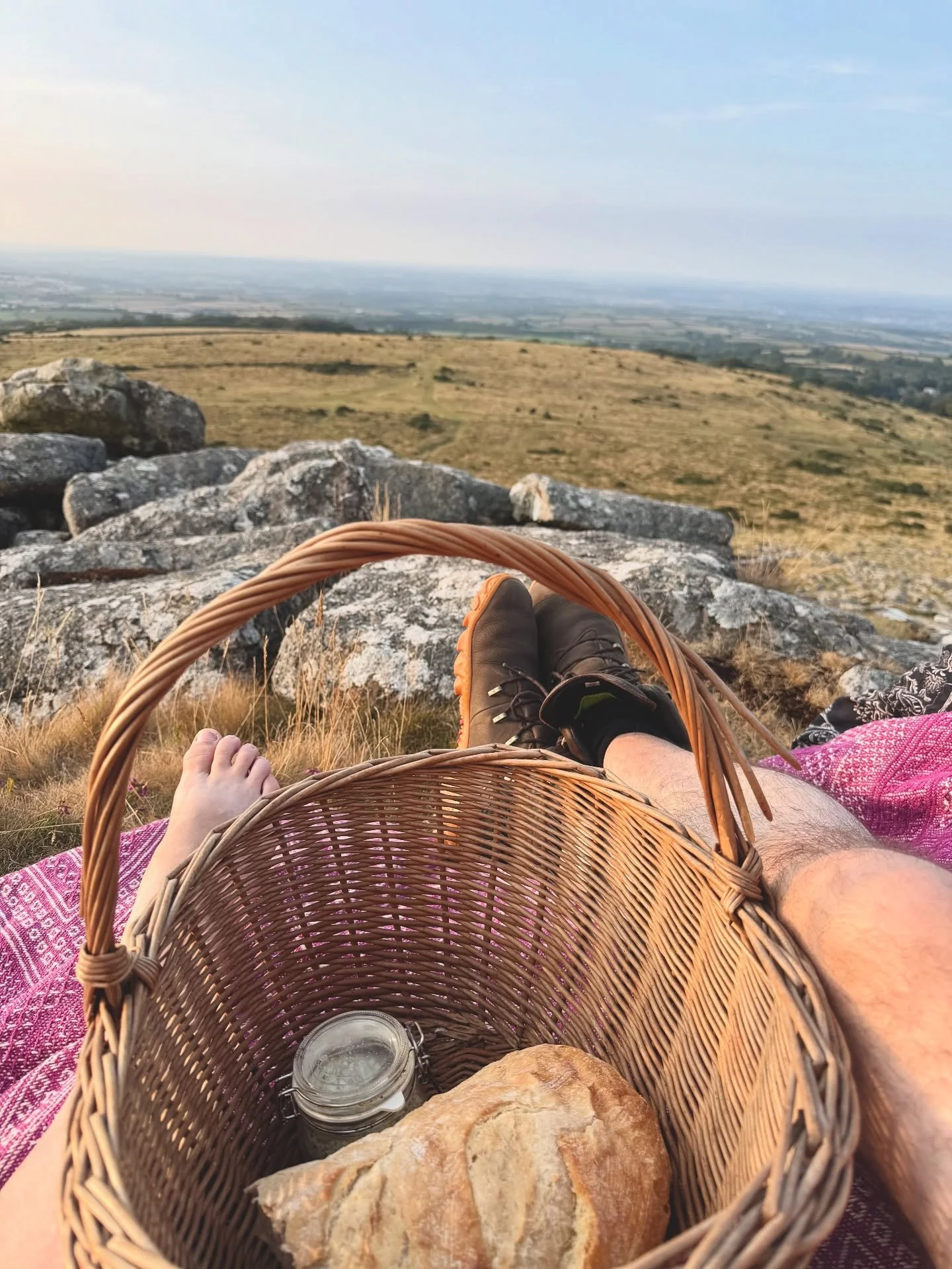 It&rsquo;s been a weekend of flowers, gardening at the community garden, wild swimming, wild reading, Dartmoor, sunsets and picnics and it&rsquo;s been heaven! 

#exploredevon #explorer #devon #devonisheaven #dartmoor #beach #picnic #gardeninglife #d