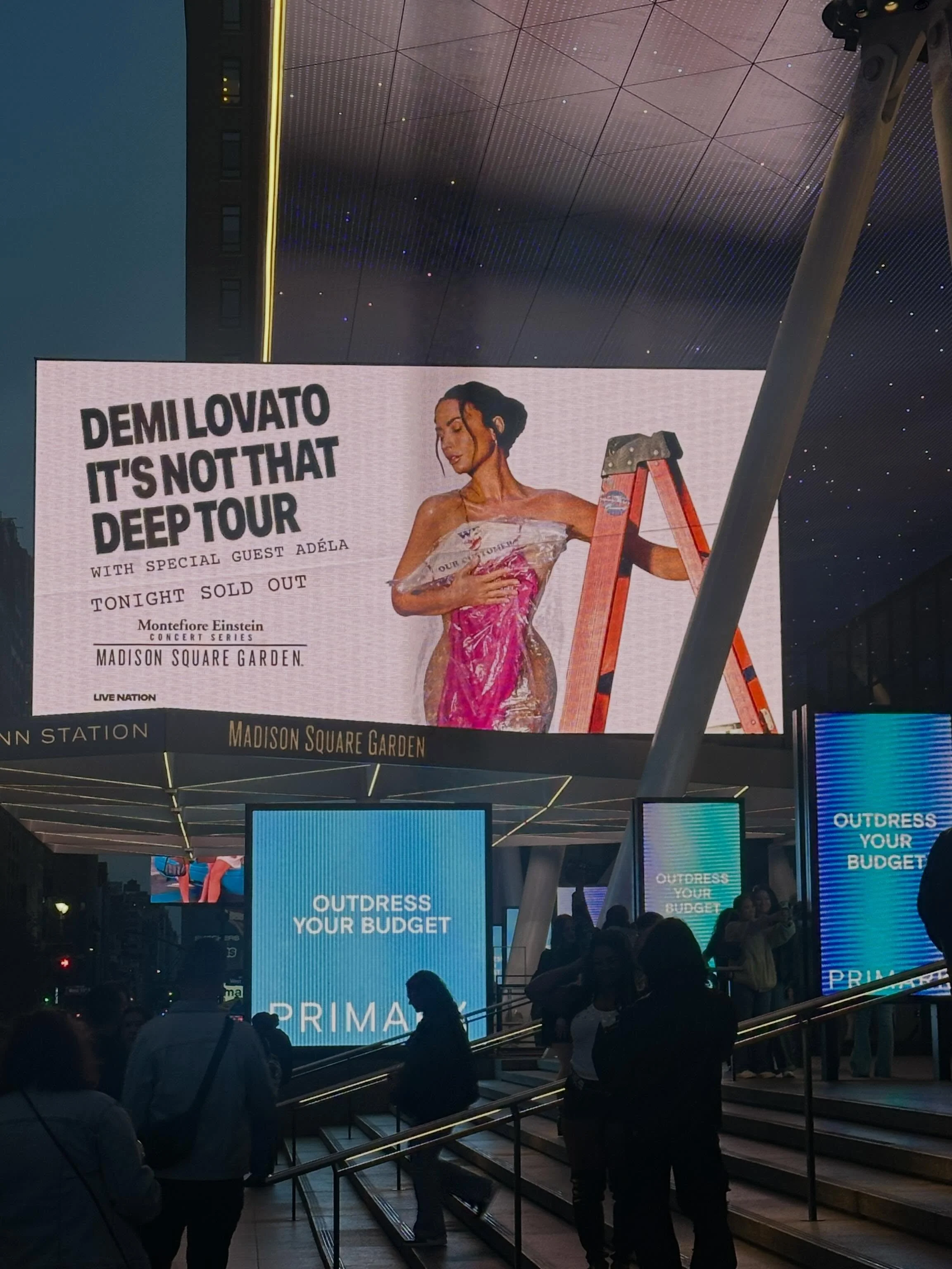 New York&rsquo;s hottest club last night was seeing @ddlovato with @theprincessrachel at @thegarden! It is so beautiful to watch an artist who has inspired you so much over the years be in a happy and healthy place in their life. I cried during Skysc