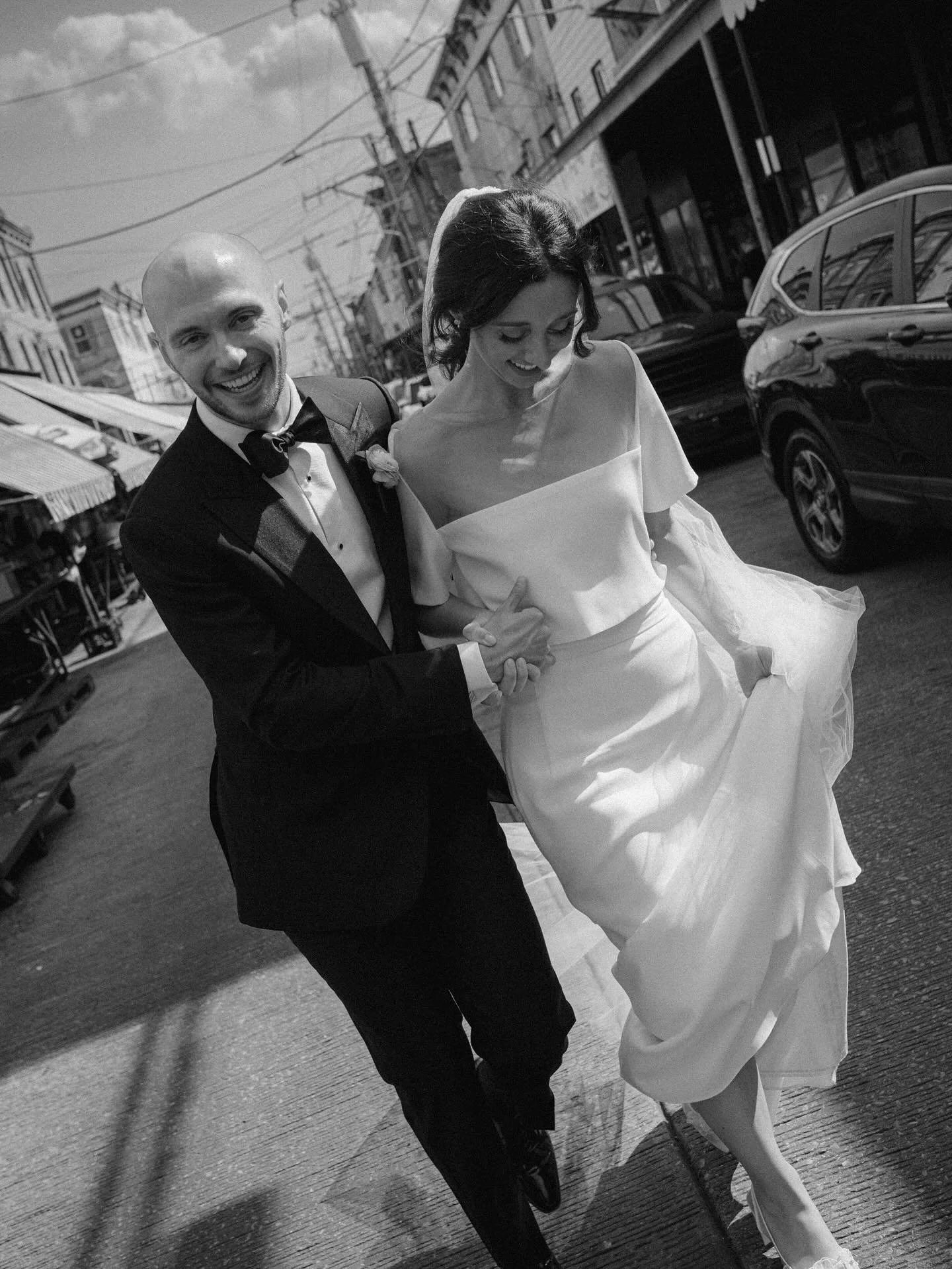 Happy wedding weekend to all the lovely clients! Celebrate big for us 🥳 also can&rsquo;t get enough of what these clients created. So amazing! 

For all our past brides, what&rsquo;s your favorite memory from the big day? 

Photos: @graceandardor 
H