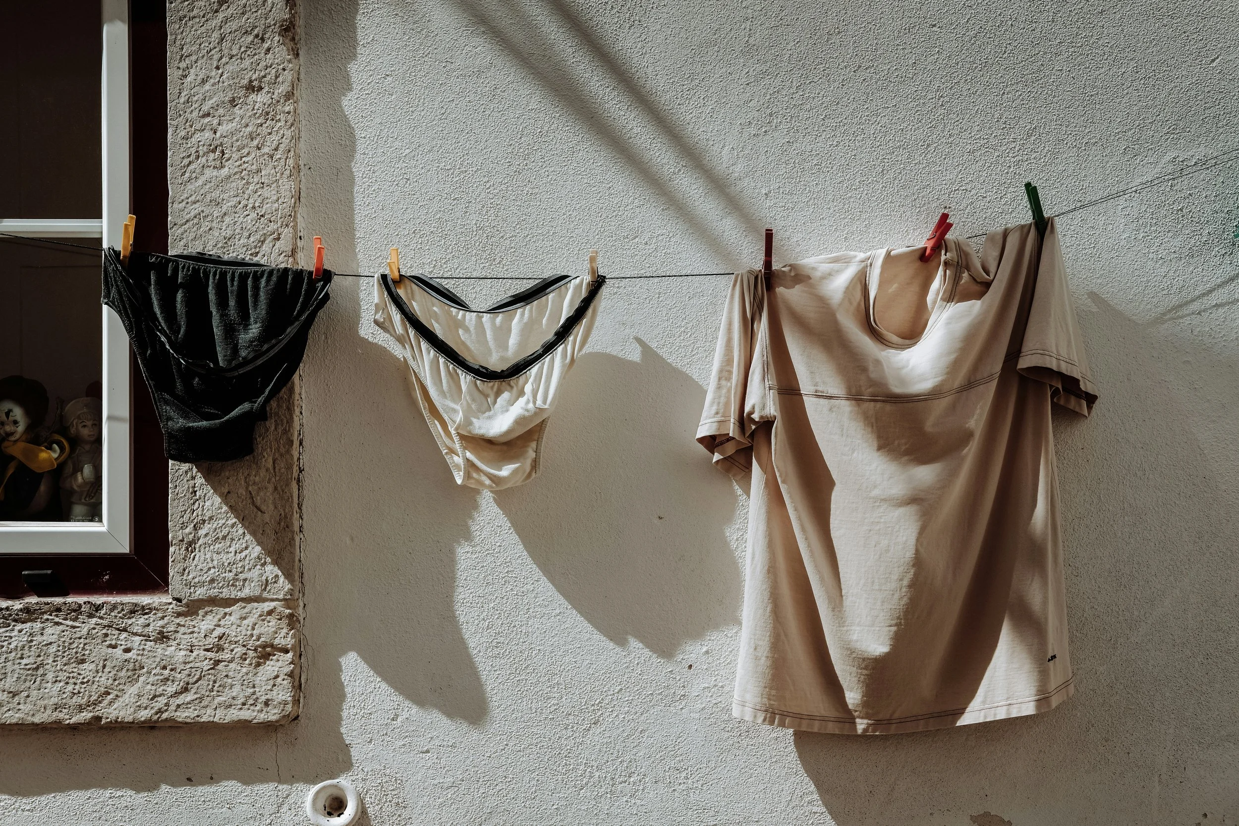 Should you wear underwear with yoga pants? 