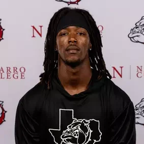 Jeremiah Singleton runs in a touchdown score for Butler Community College Grizzlies.