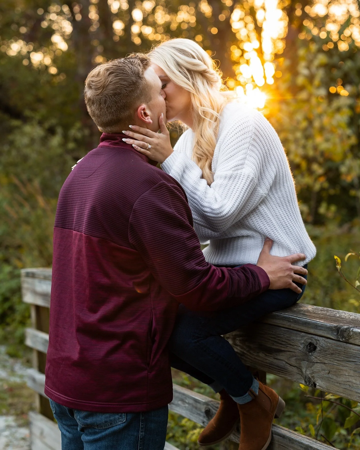 &ldquo;I like shiny things but I&rsquo;d marry you with paper rings&rdquo; is all I could think about when trying to caption this major Swiftie&rsquo;s engagement session! 
Had to go out and chase some golden sunshine after the first moody foggy sess