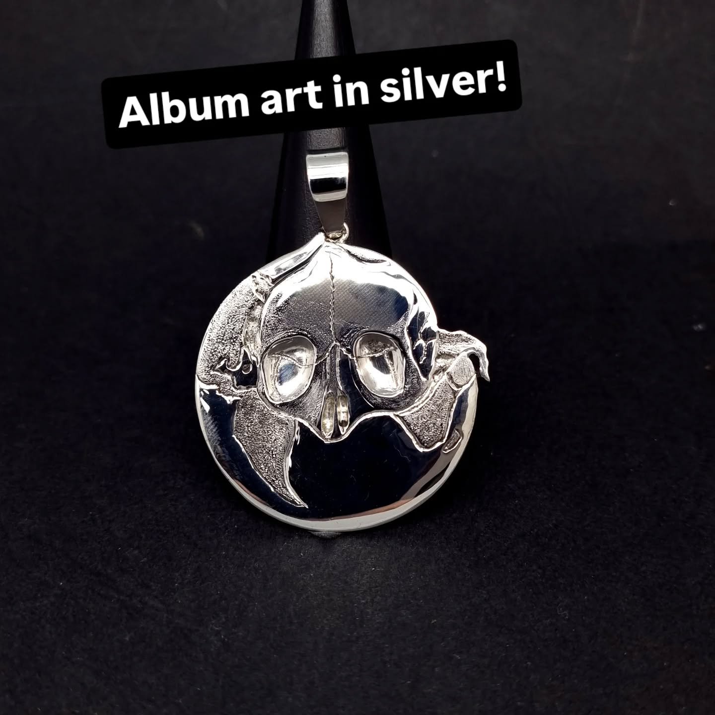 A Tribute in Silver.
Handmade in sterling silver, this one-of-a-kind pendant was custom-designed for a client inspired by Jean Michel Jarre&rsquo;s Oxyg&egrave;ne. Featuring the haunting imagery of the album&rsquo;s iconic artwork, it's a fusion of m