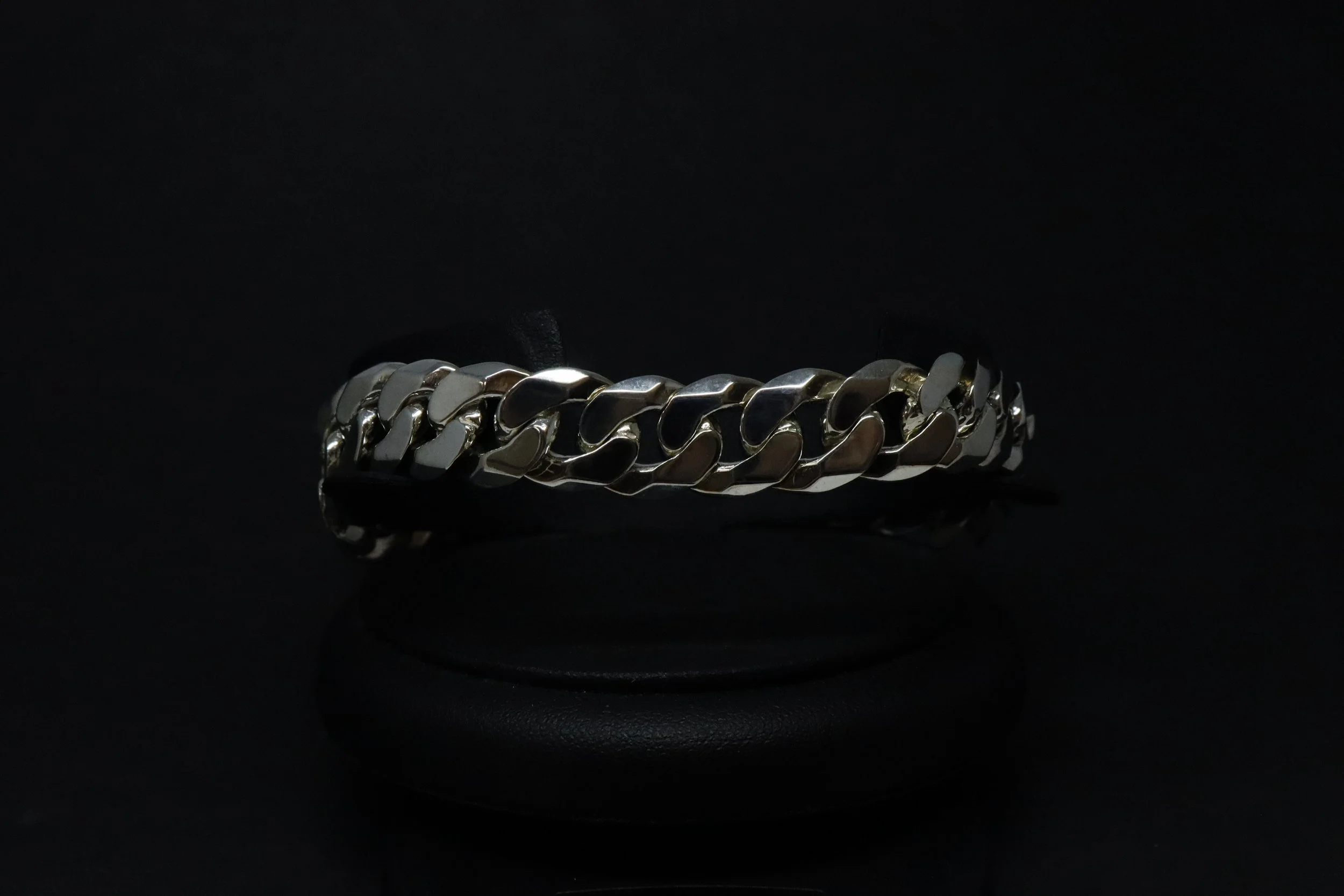 Bold Curve: Sterling Silver Thick Flat Round Curb Bracelet