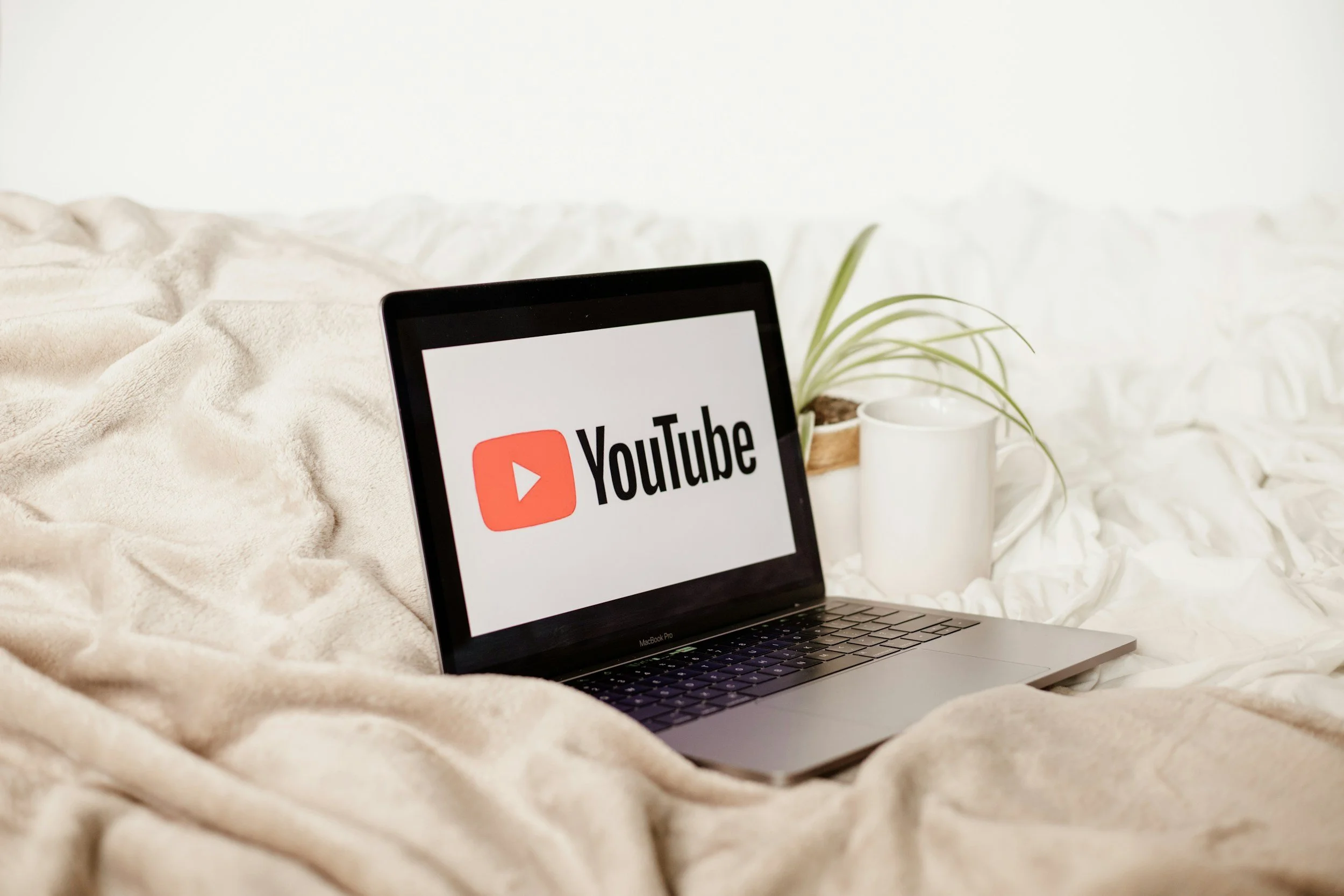 10 YouTube Worship Videos That Deserve More Views 