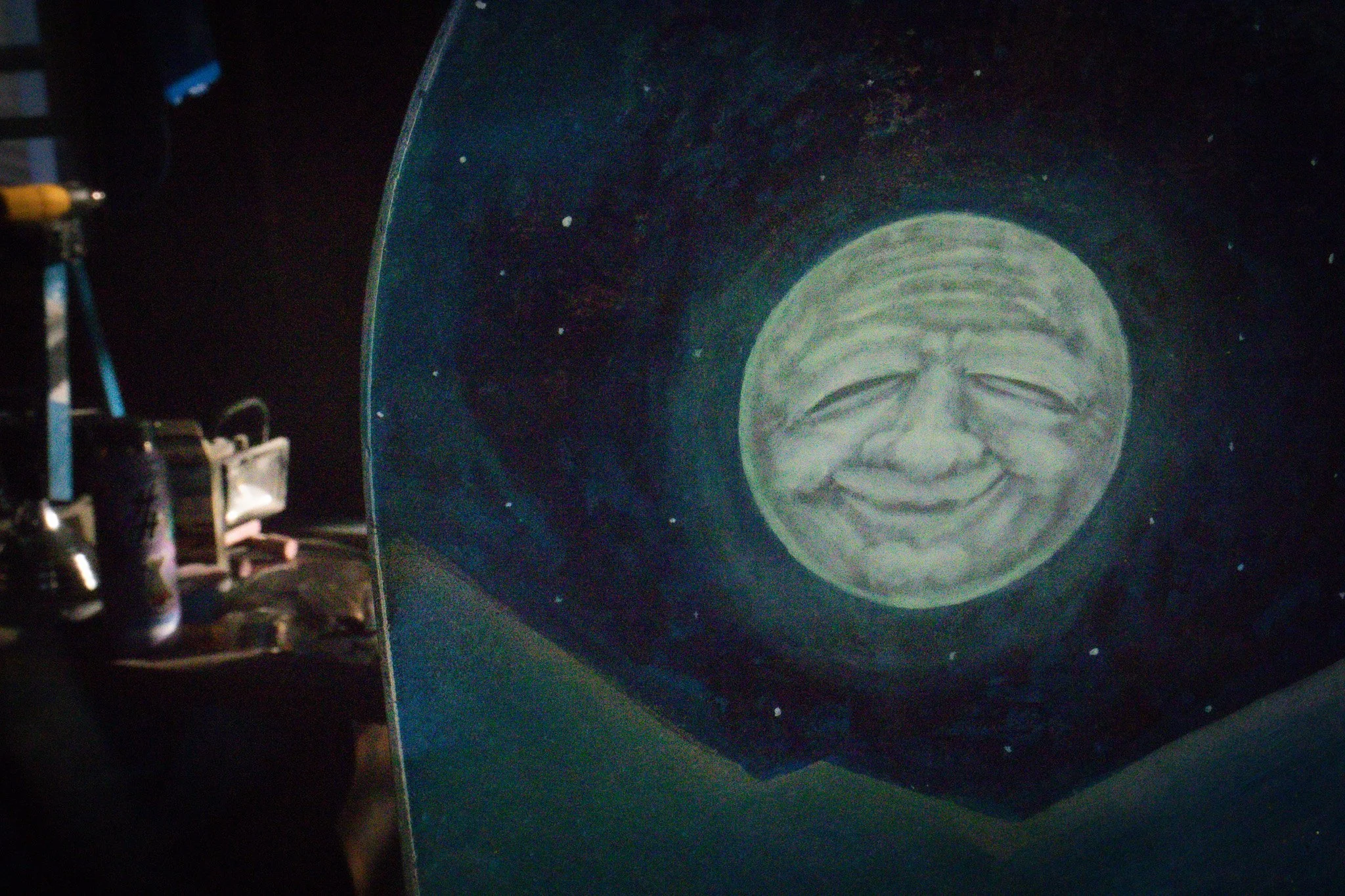 moon-snowboard.png