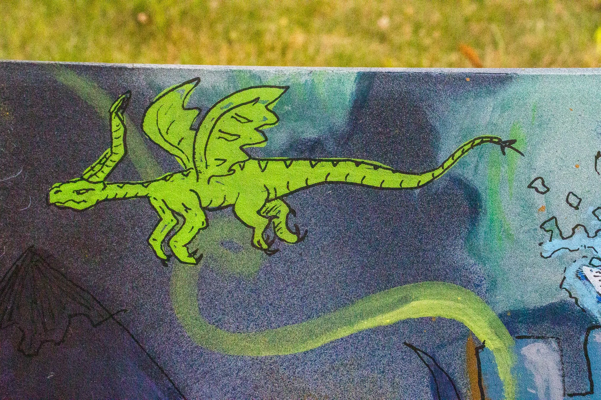 back-alley-boards-dragon-snowboard.png