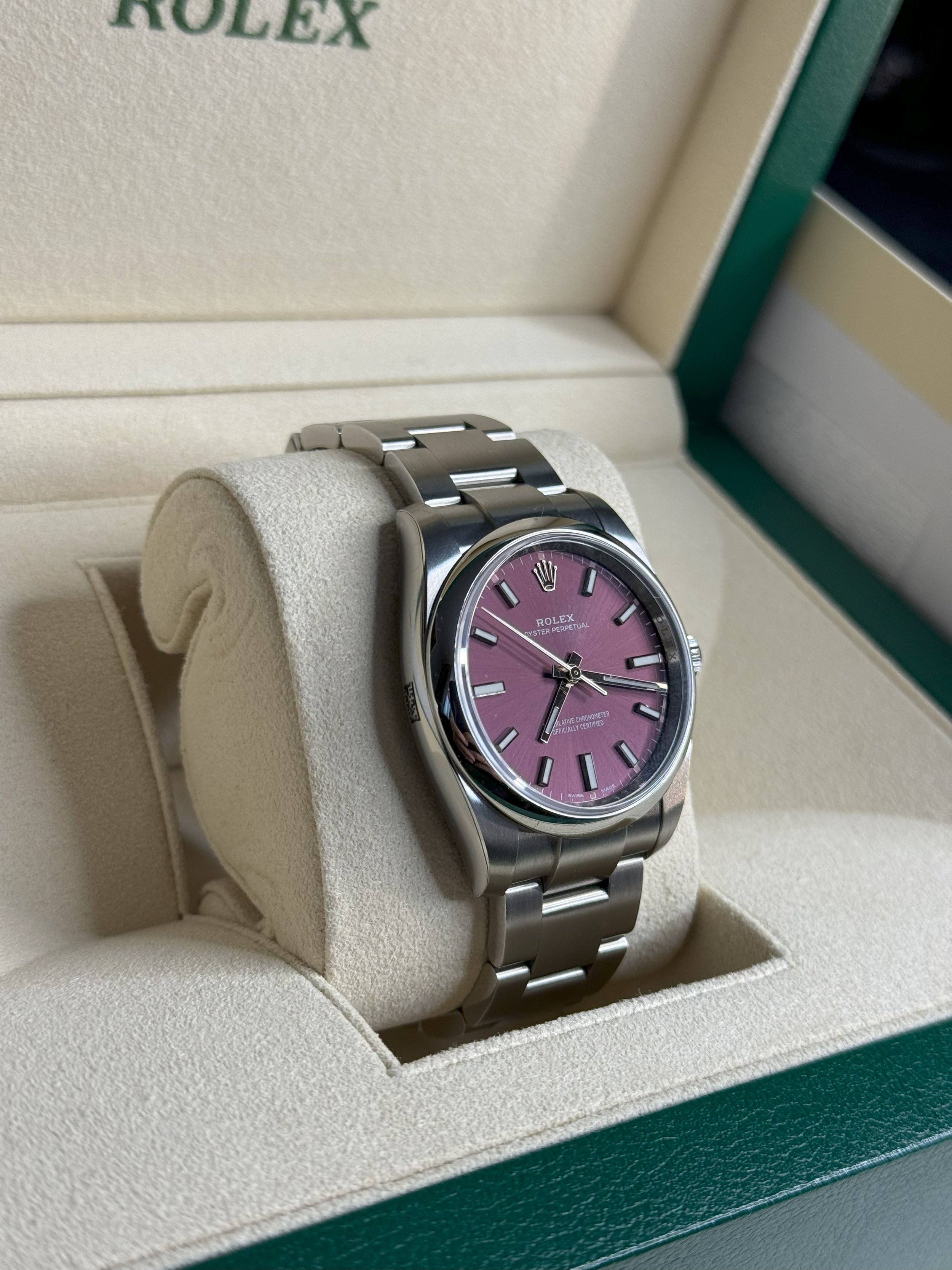 rolex_grape_oyster.jpg
