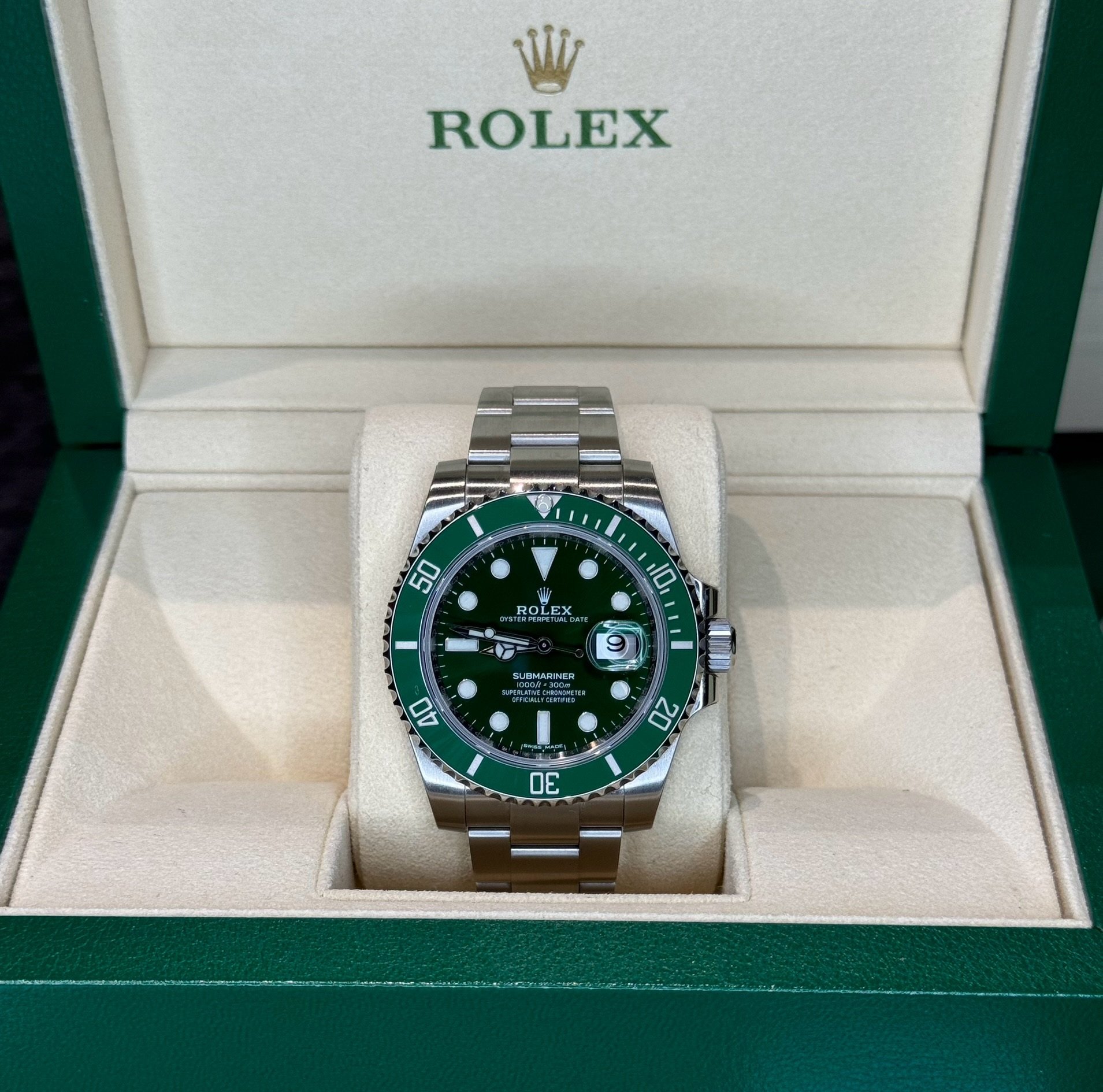 ROLEX_116610LV_HULK.jpg