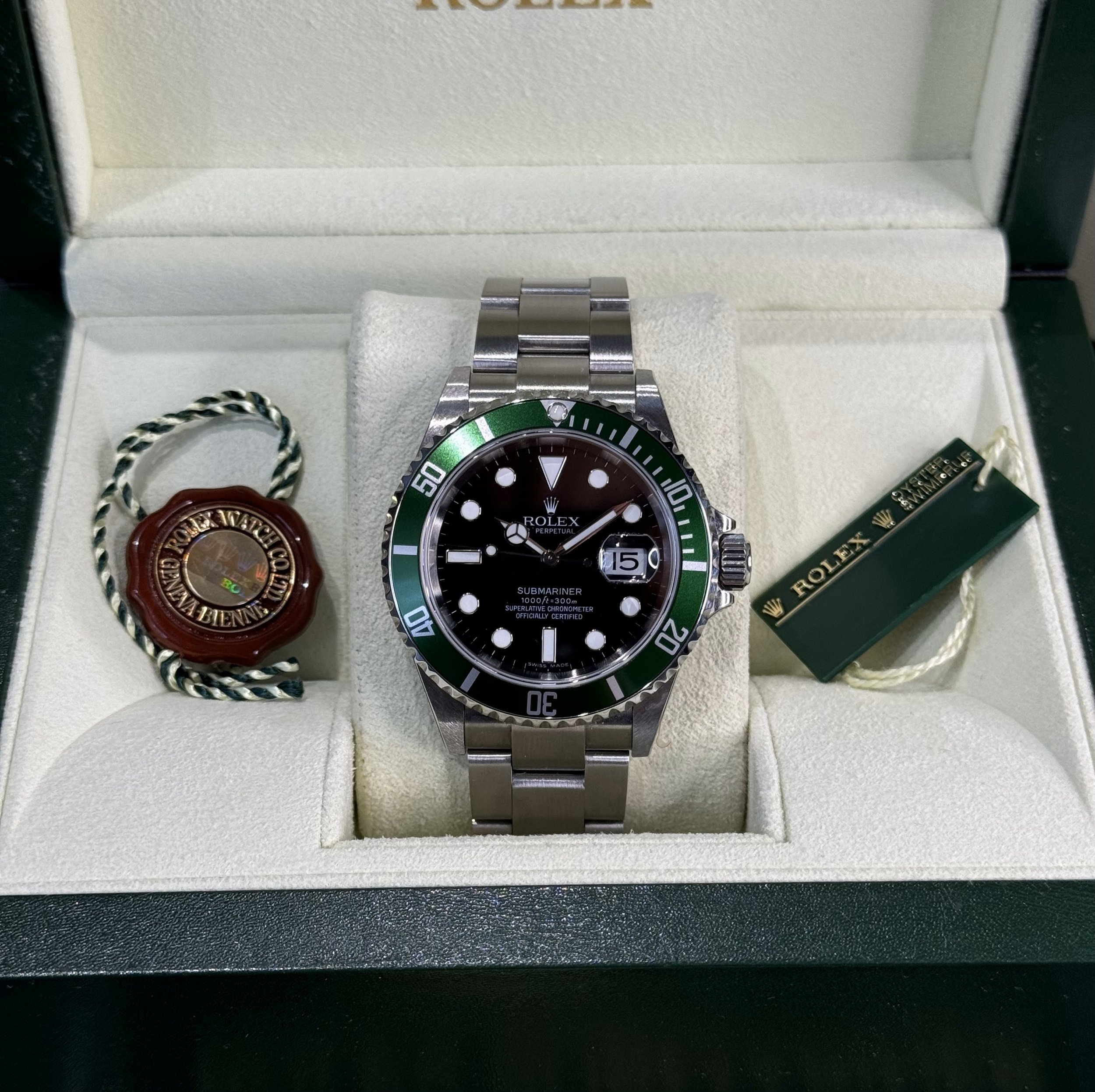 Rolex Submariner (16610LV)