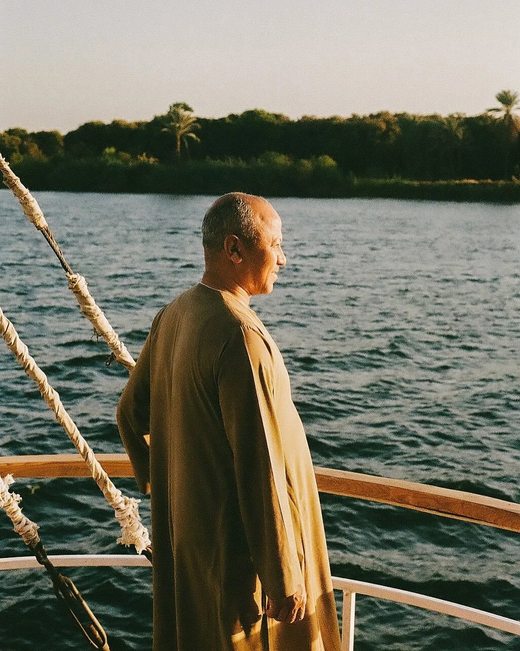 This Winter connecting to the waters of the homeland through a slow sail on a traditional wooden vessel (a dahabiyya) on the sacred Nile. Early mornings were spent gazing at farm scenes passing by on island shores, afternoons around tables gathered o