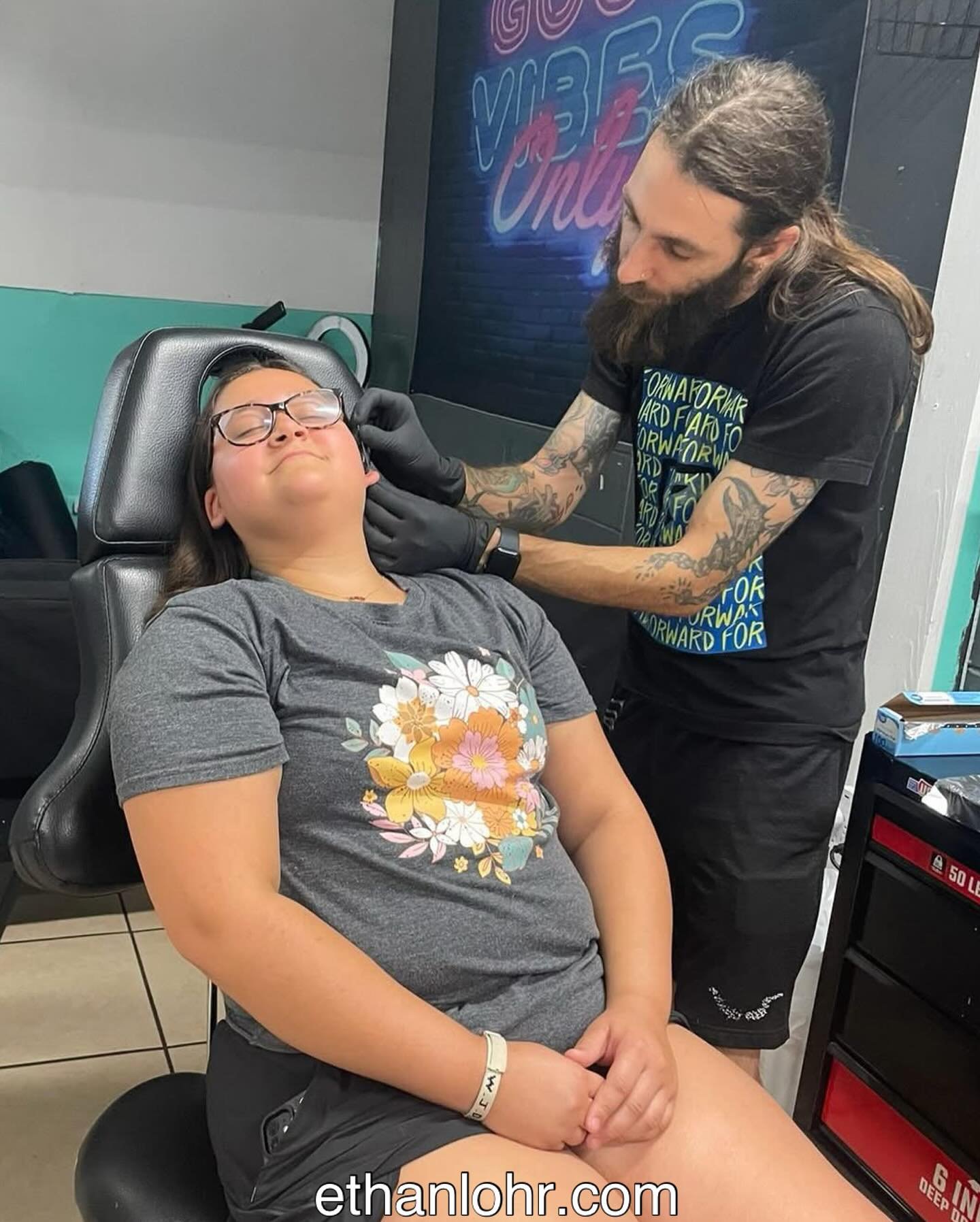 Schedule your next piercing with me. βοΈ
https://www.ethanlohr.com/faq