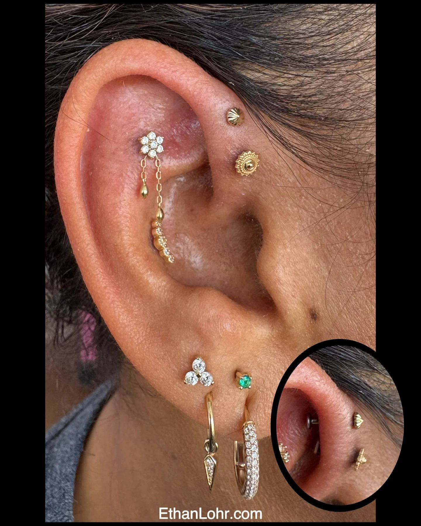 Added this forward helix using a Rivers Kiss from @regalia.jewelry to this stunning ear 🤩 
Thanks for viewing. For booking please visit https://www.nomasterstattoo.com