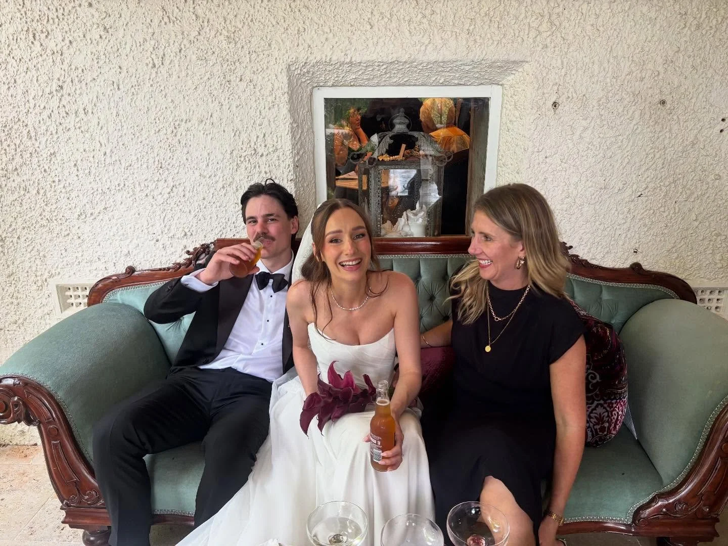 Relaxing post ceremony with the loveliest couple. Try and spot the exact moment one of the best men mentioned Chris Hemsworth&hellip;.it got quite the reaction! 😆

Bianca &amp; Dan - Amarti Wedding Wedding 

#wedding #celebrant #chrishemsworth #marr